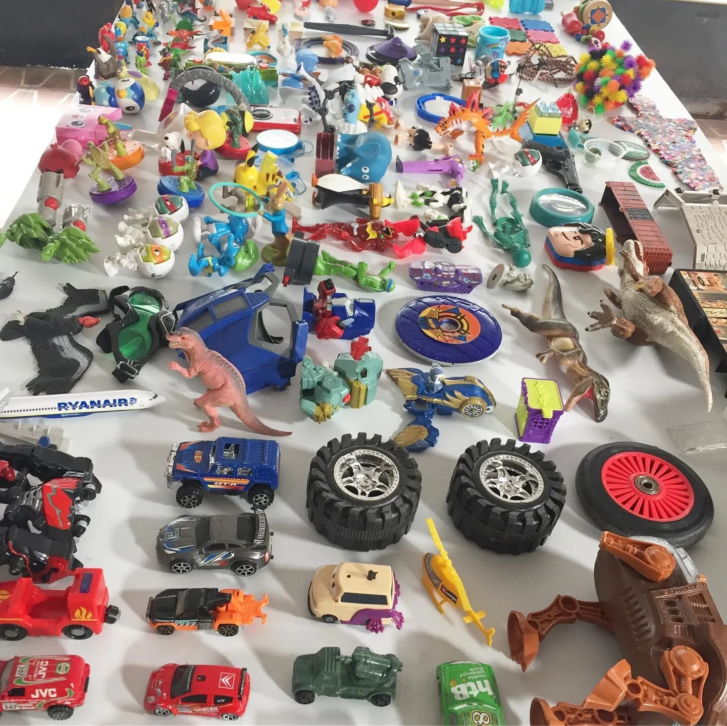 About out last session of dismounting kids toys for @plasticreplay 
.

.
#preciousplasticportugal #preciousplastic #replay #plasticreplay #recycle #toys @realpreciousplastic @opolab @zerowastelab.pt @plasticreplay