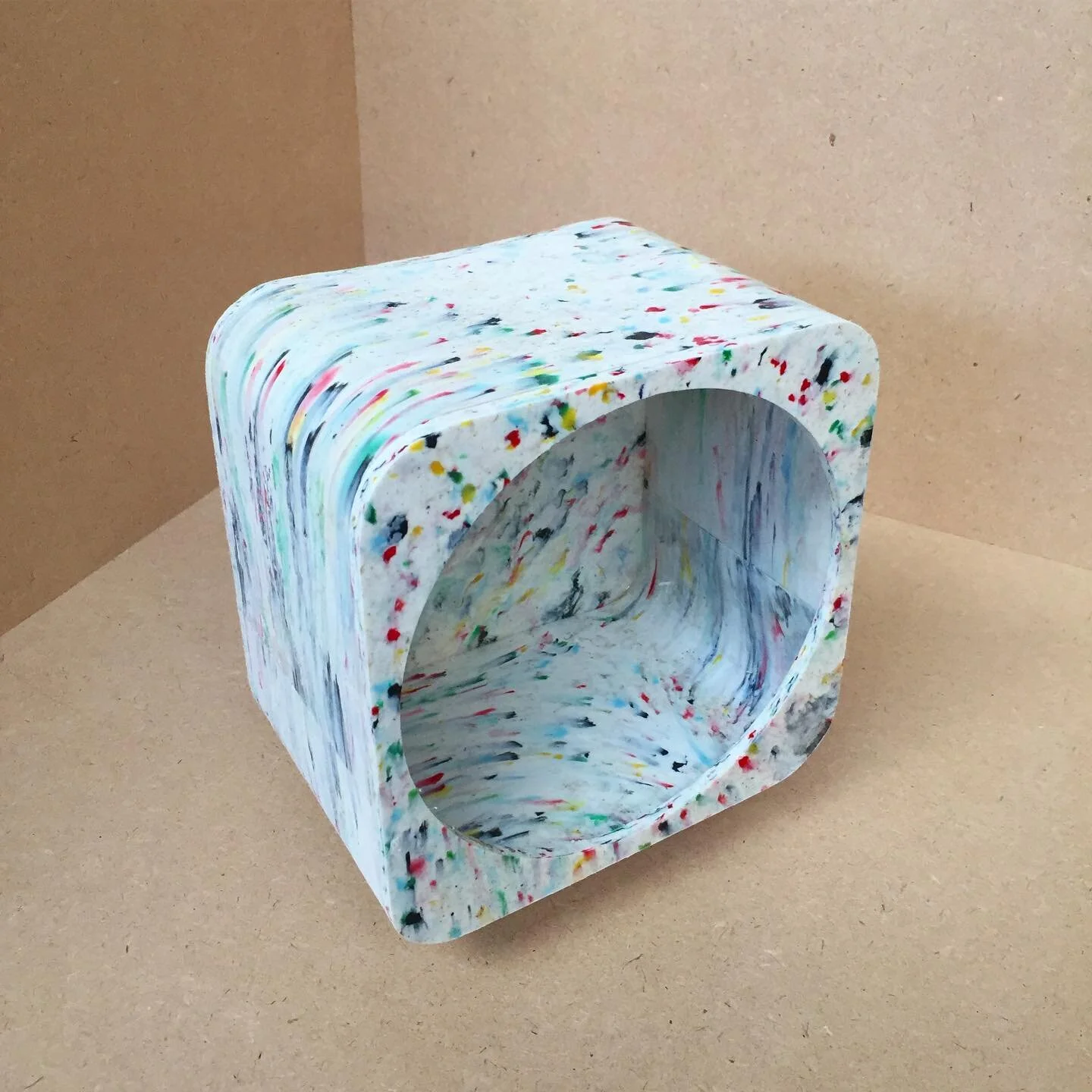 Do you have a new product in your mind ??? 
We fabricate your ideas, make prototype and realize small productions. 

This is a speaker box we did some time ago for @labpaisagem 

#preciousplastic #preciousplasticportugal #recycle #plastic #speakerbox