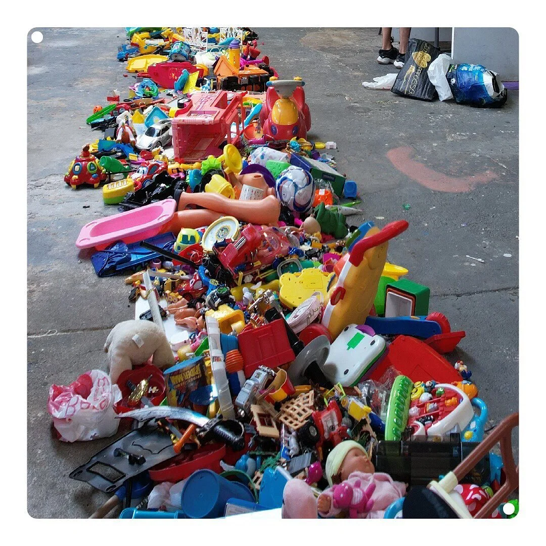 No Porto, temos recebidos uma grande quantidade de brinquedos para desmontar e contabilizar! 
Agradecemos mesmo muito  a colaboração de todos os nossos parceiros &hearts;️

Quem se anima? 

Se conseguirmos mobilizar várias mãos, estes próximos s