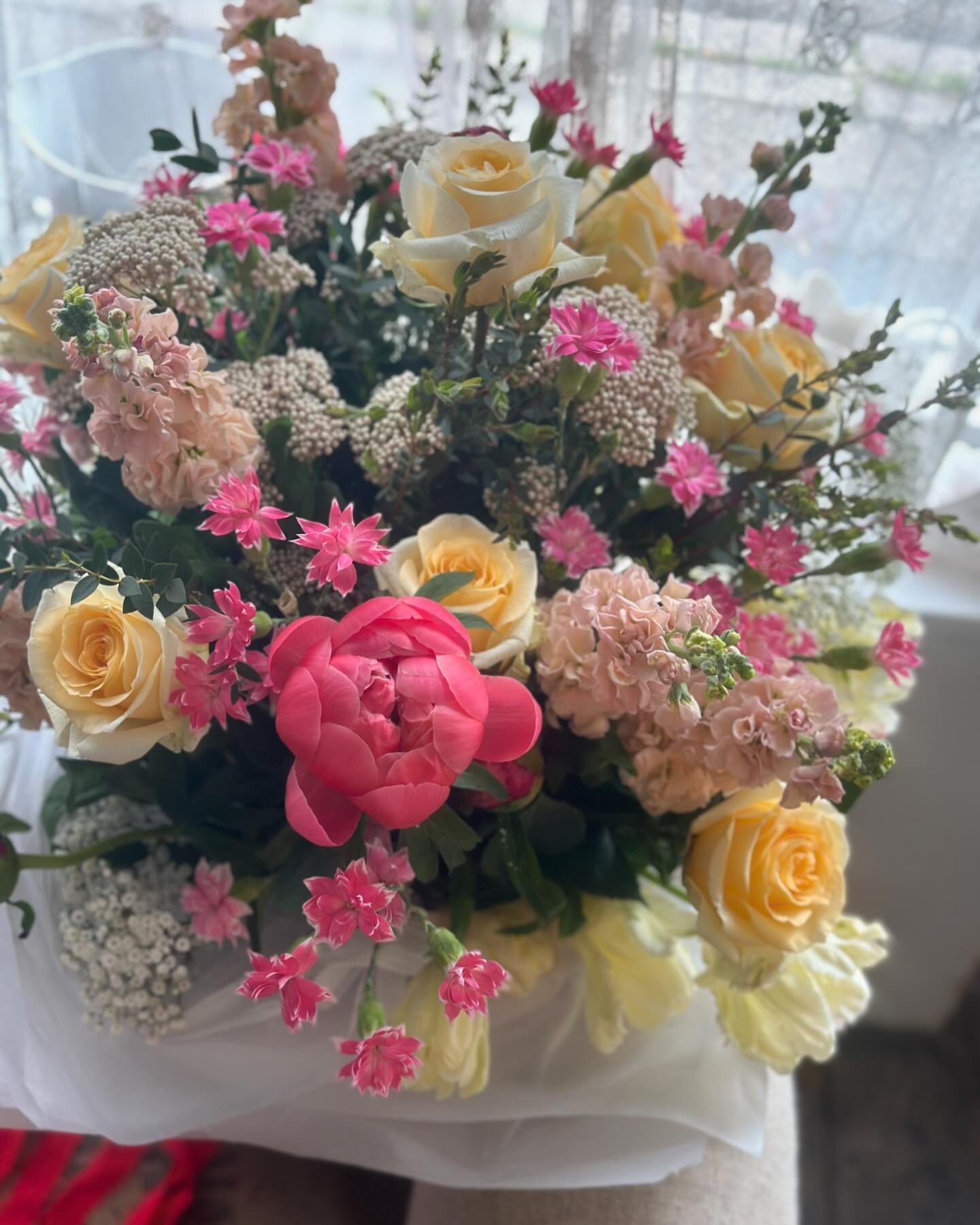 💐Biggest Happy Birthday bouquet by @katelangdaleflorist 

Last few days have been one celebration after another for me! This May has really kicked off with a bang and there&rsquo;s so much to come! Cant wait to share everything with you! 
🎉🥳🙌🏽🤗