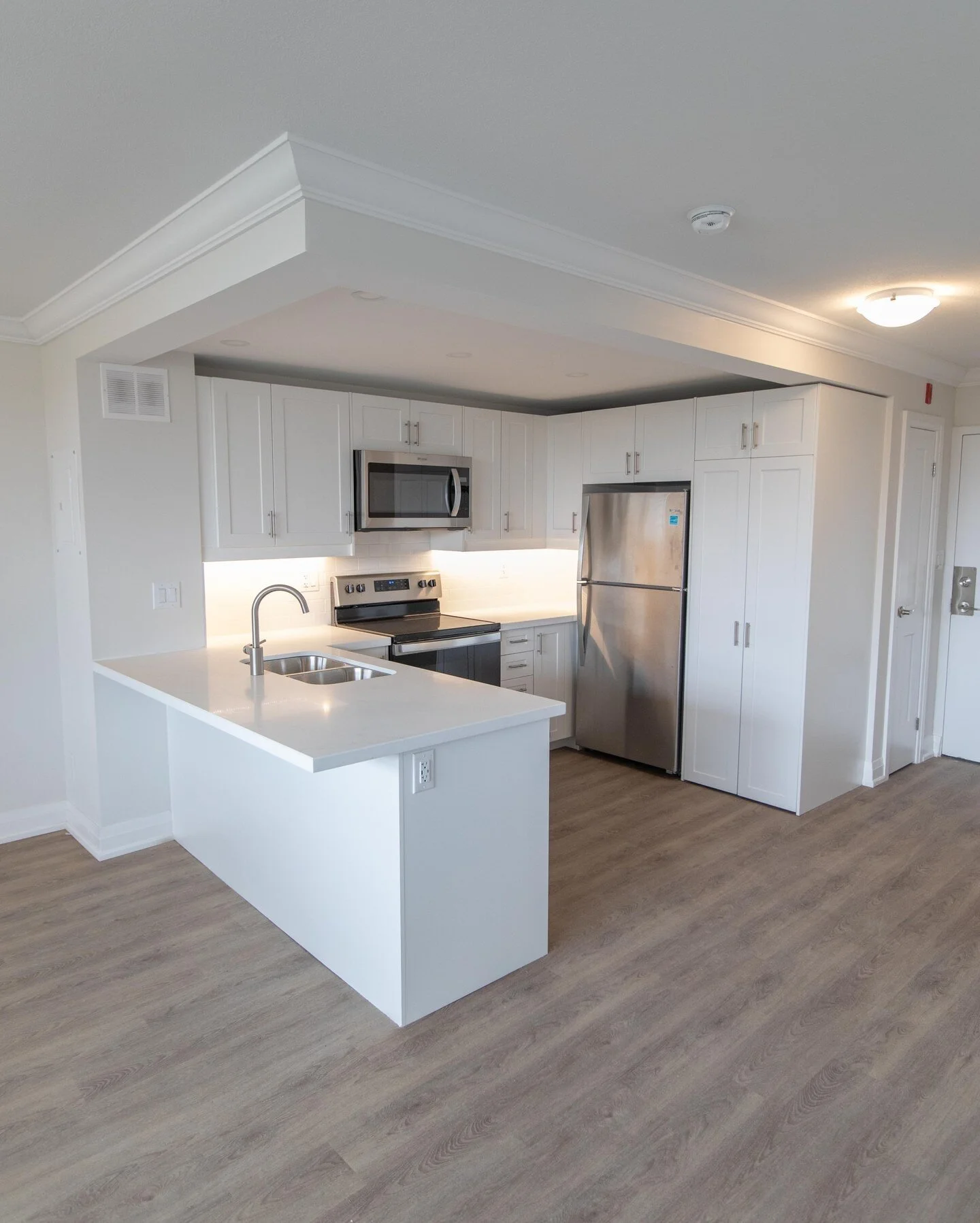 From dirty dishes to fresh laundry, this kitchen build will have your every need satisfied 😍

Our client wanted a modern &amp; premium kitchen to fit alongside their newly remodeled apartment, and they knew exactly who to call to get the job done RI