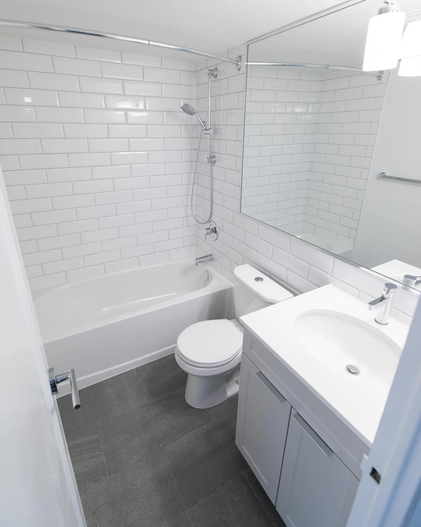 Check out our latest FULL bathroom build 🤩

From top-to-bottom, this space got a complete makeover. From new tiles to a newly installed vanity + mirror setup, this bathroom looks amazing and will service our client for years to come!

Whatever your 