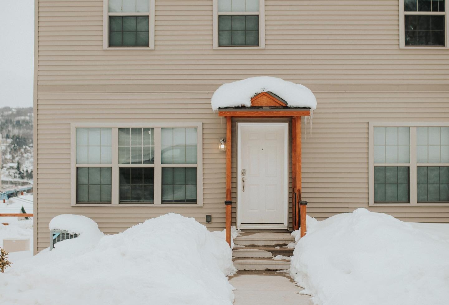 👏 HUGE THANKS TO @bronwynsofia photography for capturing the Jack Pine Townhouses and vacation rental property this past weekend. 

The photos are bright and fresh &mdash; we could not be more pleased with her talent and the overall customer experie