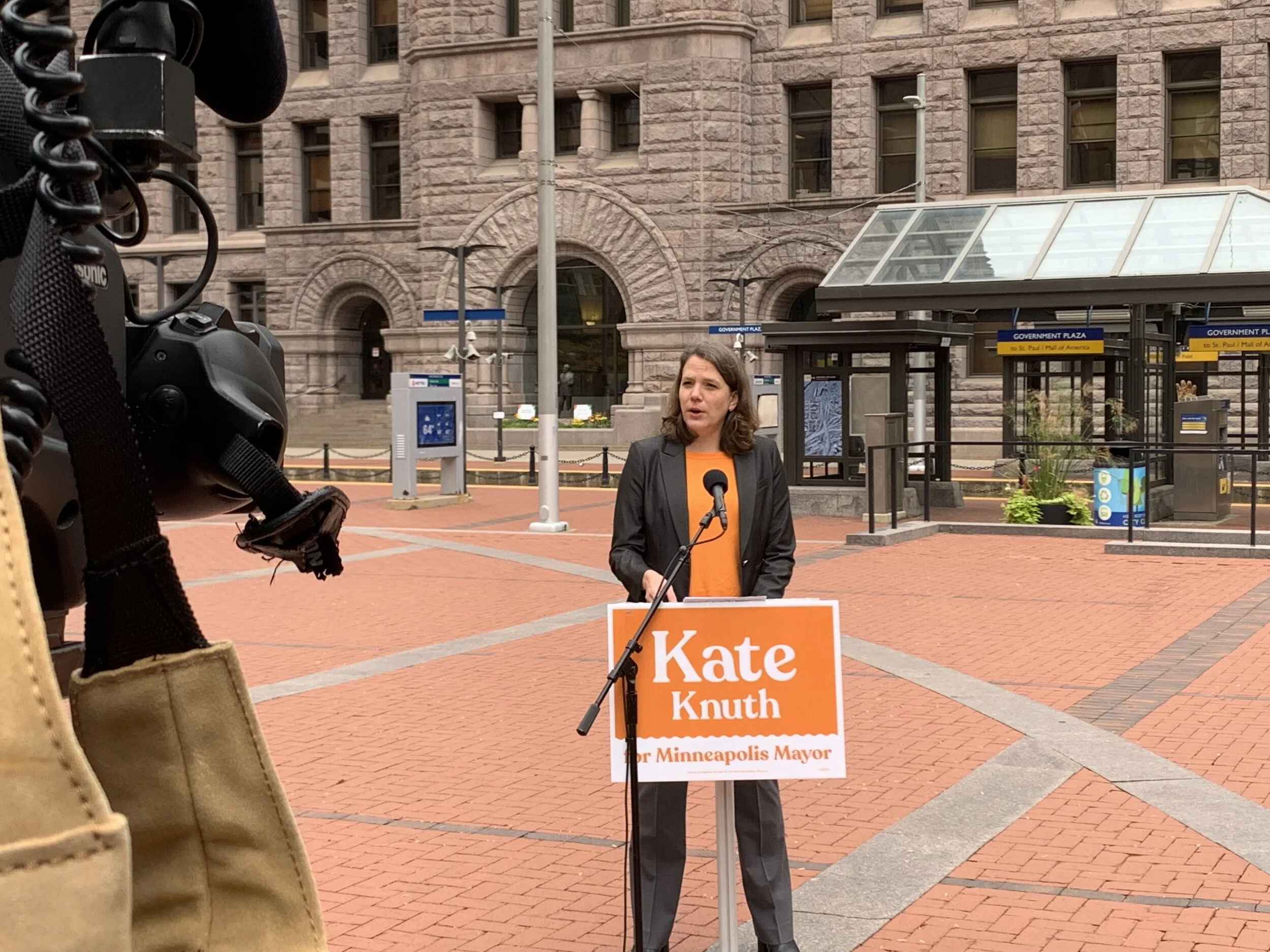Downtown Minneapolis street scene — mayoral leadership to restore economic dynamism