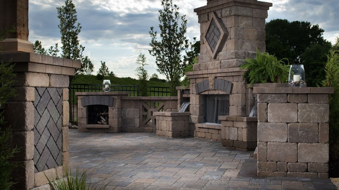 belgard outdoor fireplace 5.jpg