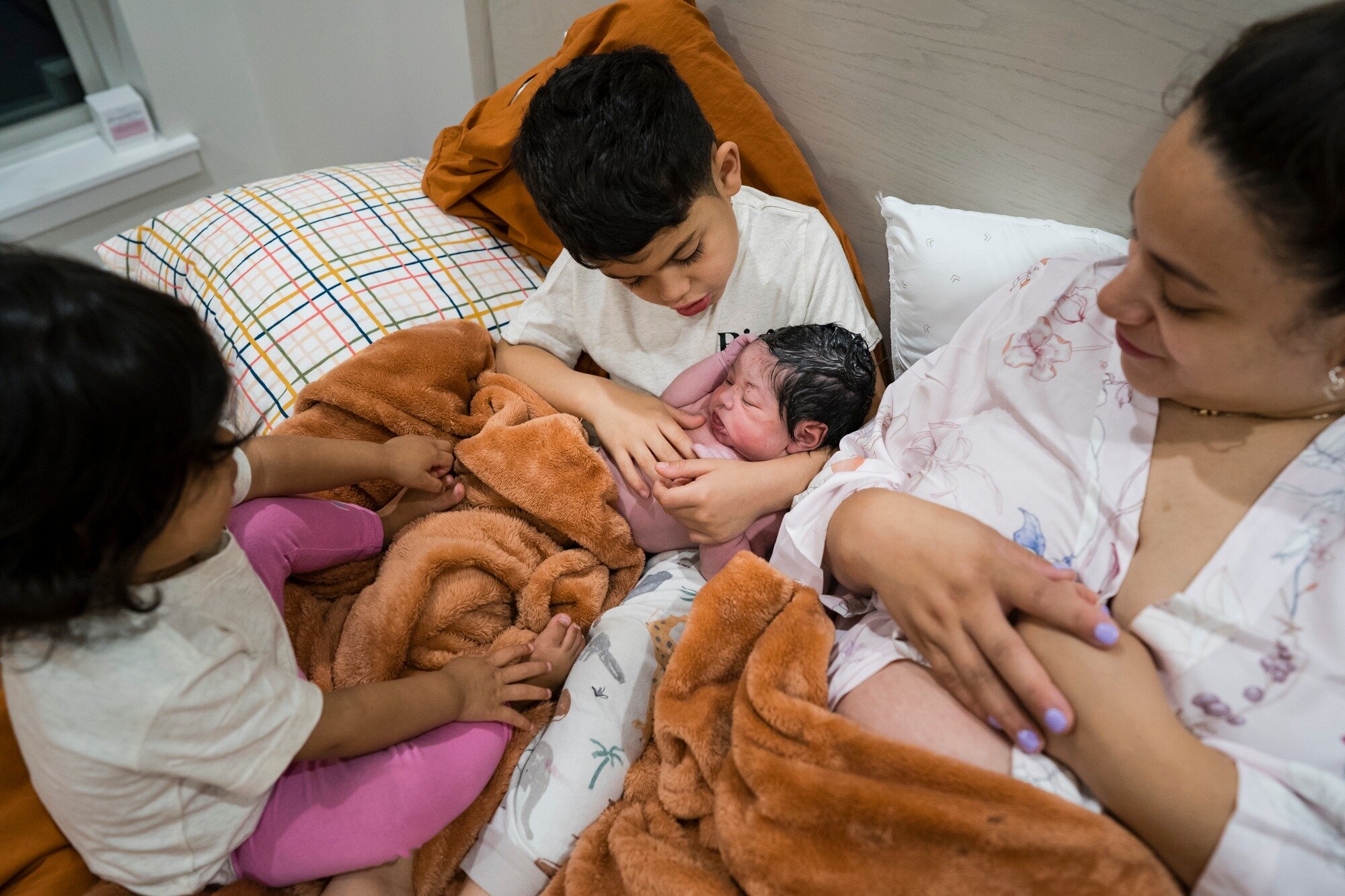 Home birth
Where everyone crawls into bed together like nothing happened, except there's an extra tiny person there now 🥹❤
I don't know if I can adequately describe how sweet and attentive this big brother was. He was bringing his mom water and word