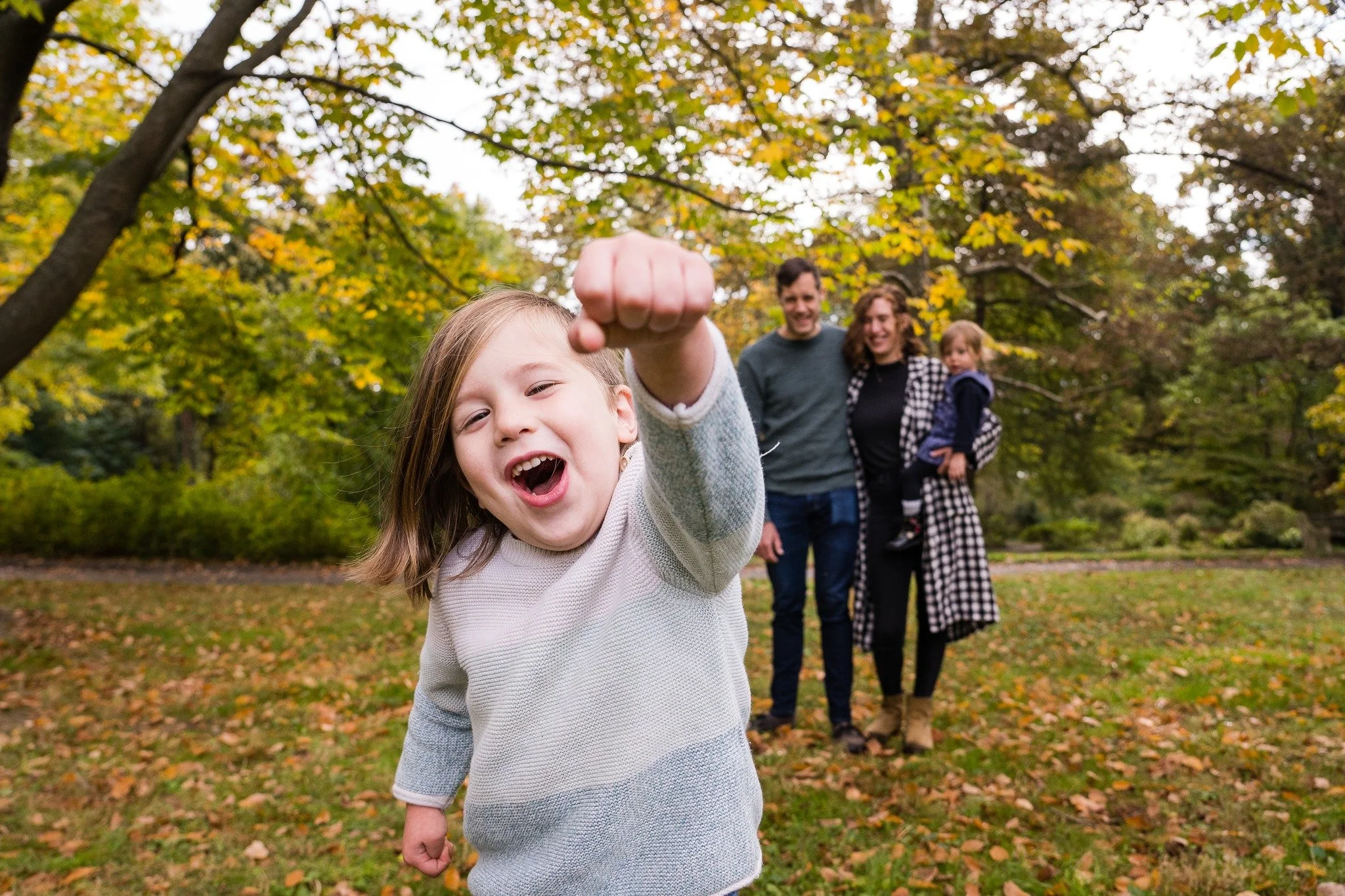 I'm so excited for mini sessions this year! October 19th, Rittenhouse Square in the morning, Bartram's Gardens in the afternoon. 15 minute spots, short and sweet, perfect for a great new family photo in my same relaxed style. 
Spots went to my email 
