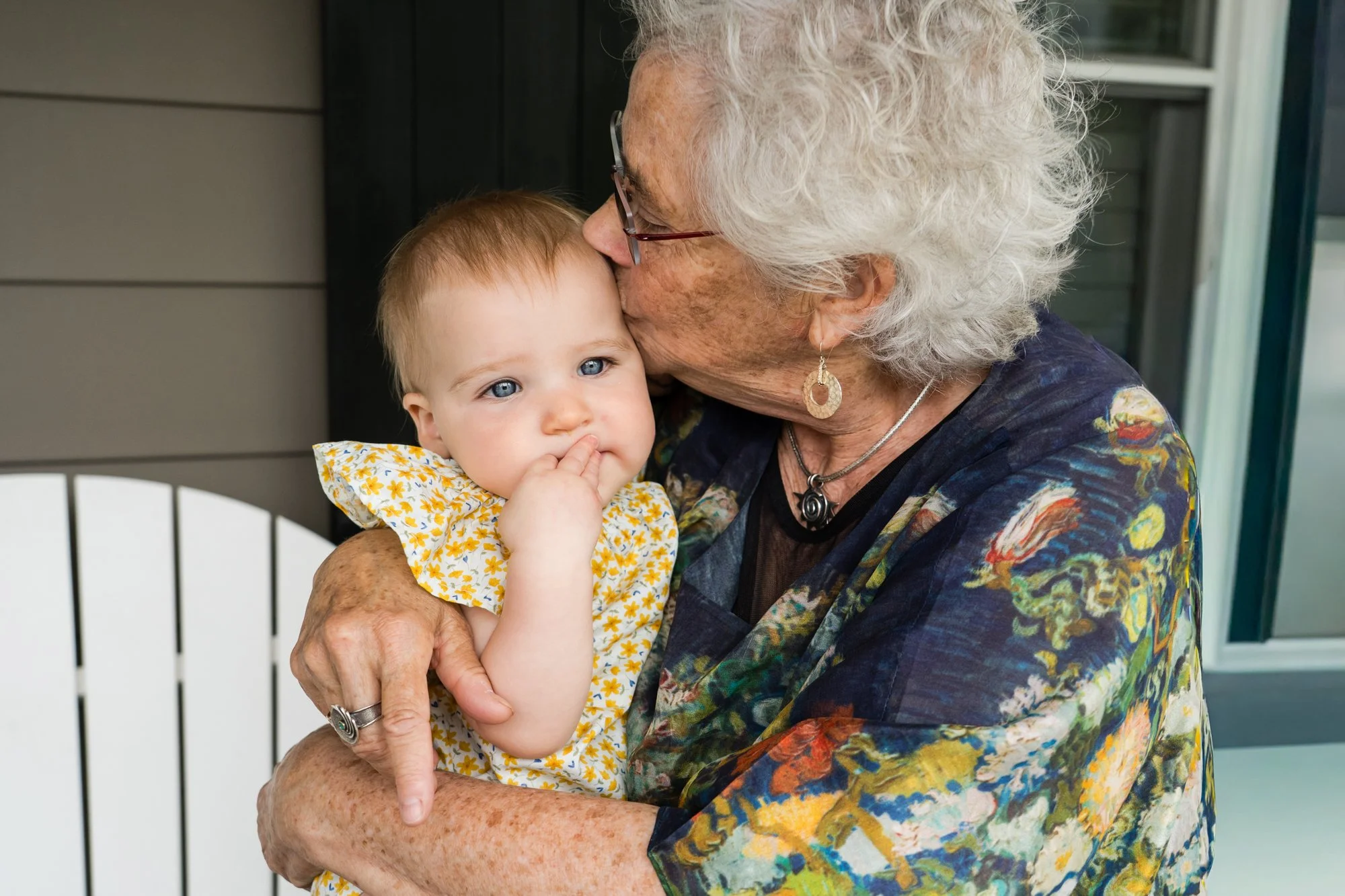 At extended family sessions we often talk about the &quot;grandma shot&quot;, with everyone looking at the camera and smiling. But this is the grandma shot I live for ❤️

#extendedfamilysession #philadelphiafamilyphotographer #travelingfamilyphotogra
