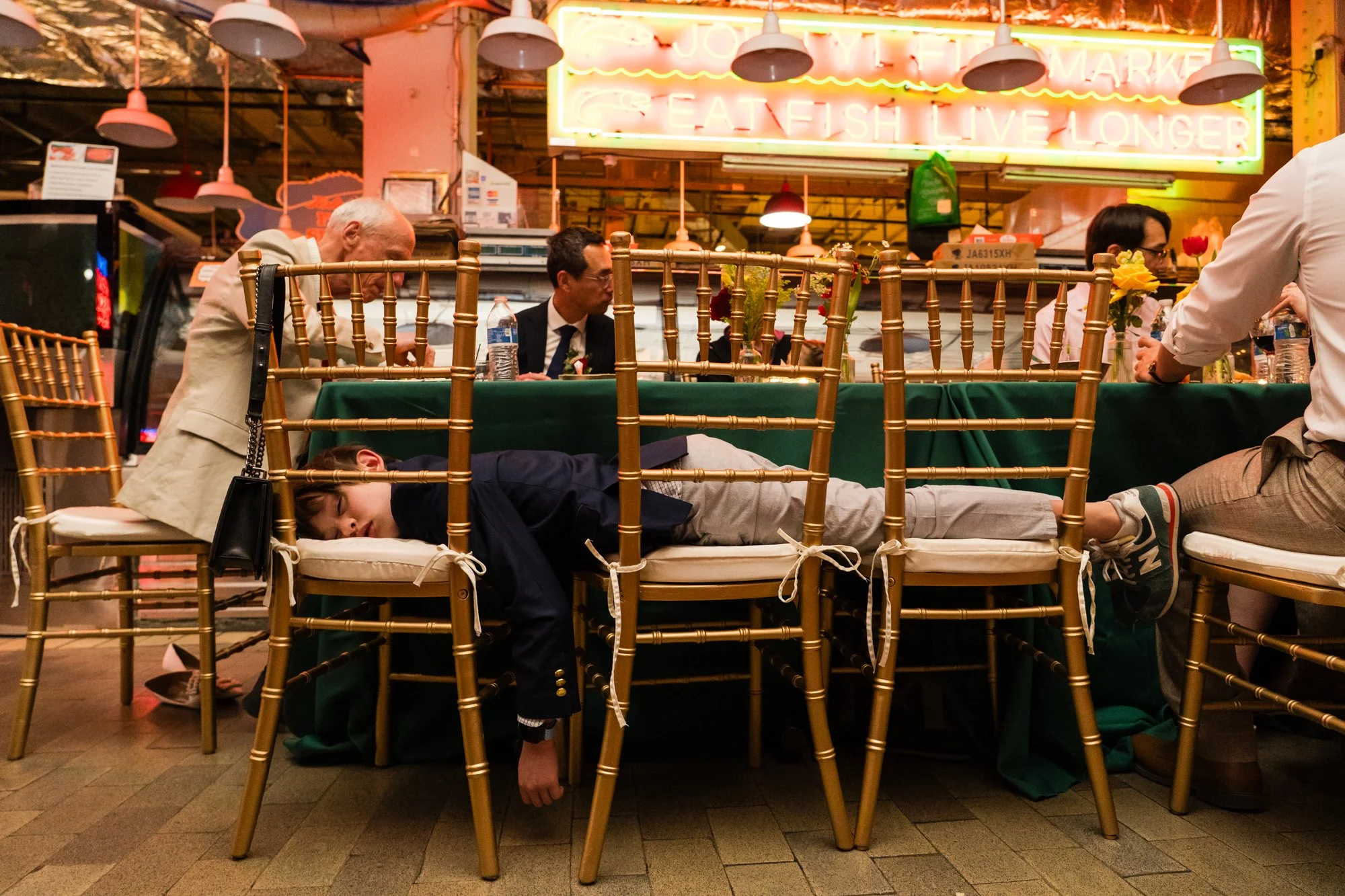 Did you know that you can have a wedding reception at Reading Terminal Market? 
I didn't until I got the chance to photograph this incredible party this year! The whole place shuts down, the food vendors at the Market provide the dinner, and Bassett'