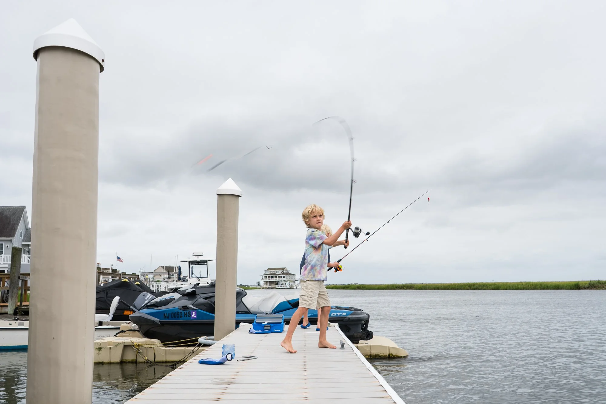 We're supposed to get an epic amount of snow this weekend, so it seemed like the perfect time to dream about warmer weather and hanging out on the dock of the bay (good luck getting that song out of your head now, sorry 😂)

Photographing this family