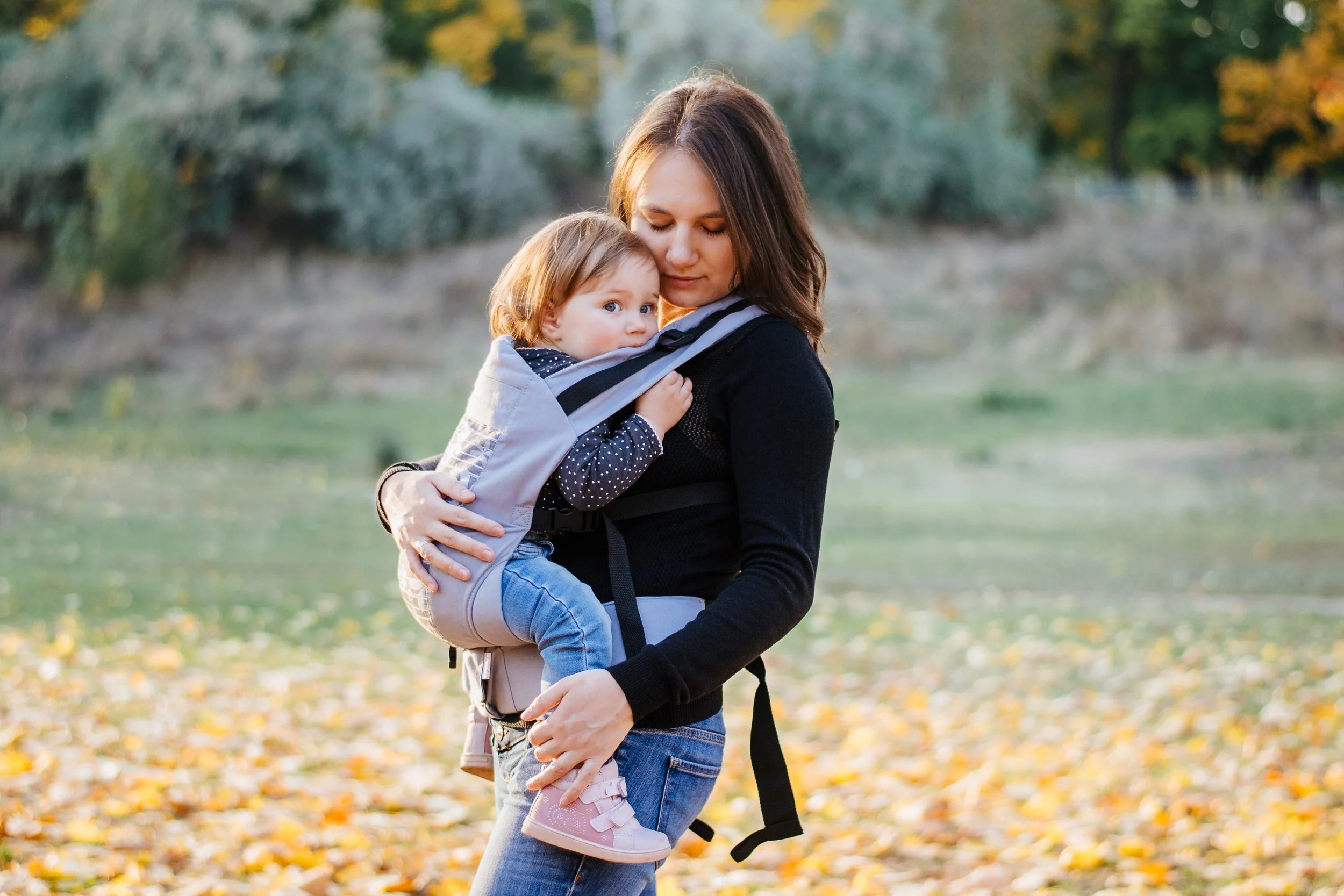 The Benefits of Babywearing: Keeping Your Little One Close