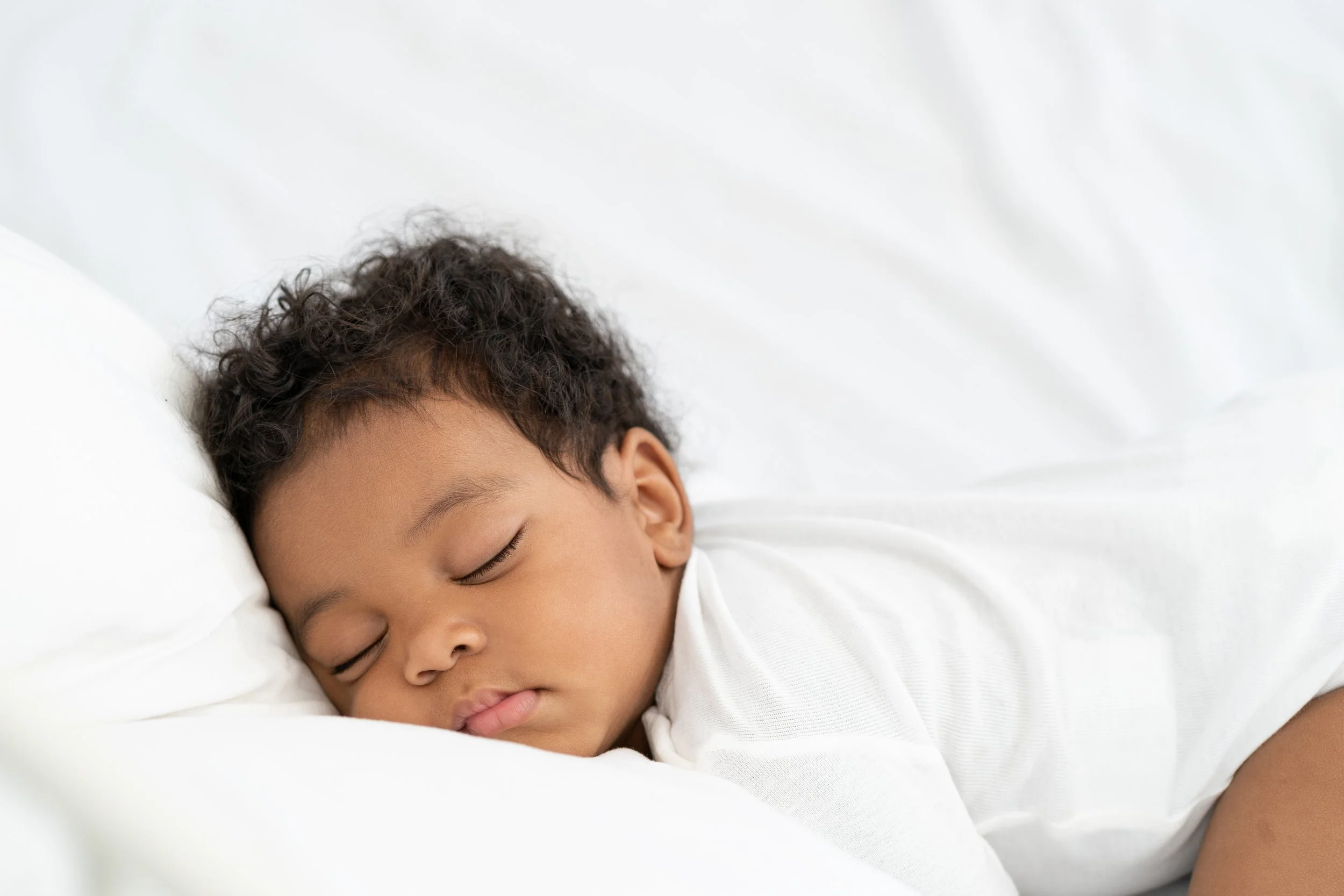 Baby sleeping peacefully during the transition to solids