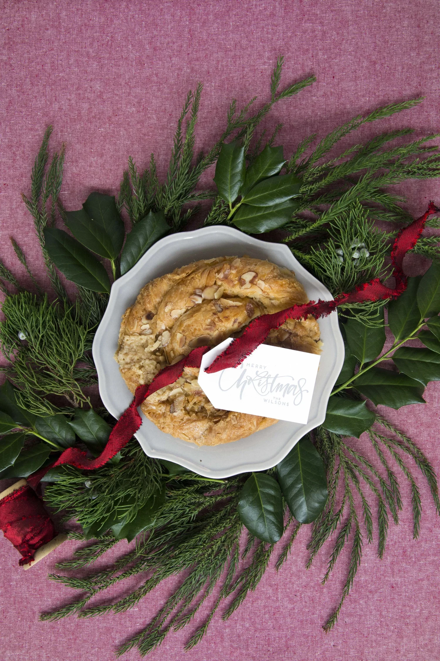 PGT_T285_Stylized_Christmas_Pastry_EvergreenSprigs_HautePapier.JPG.webp