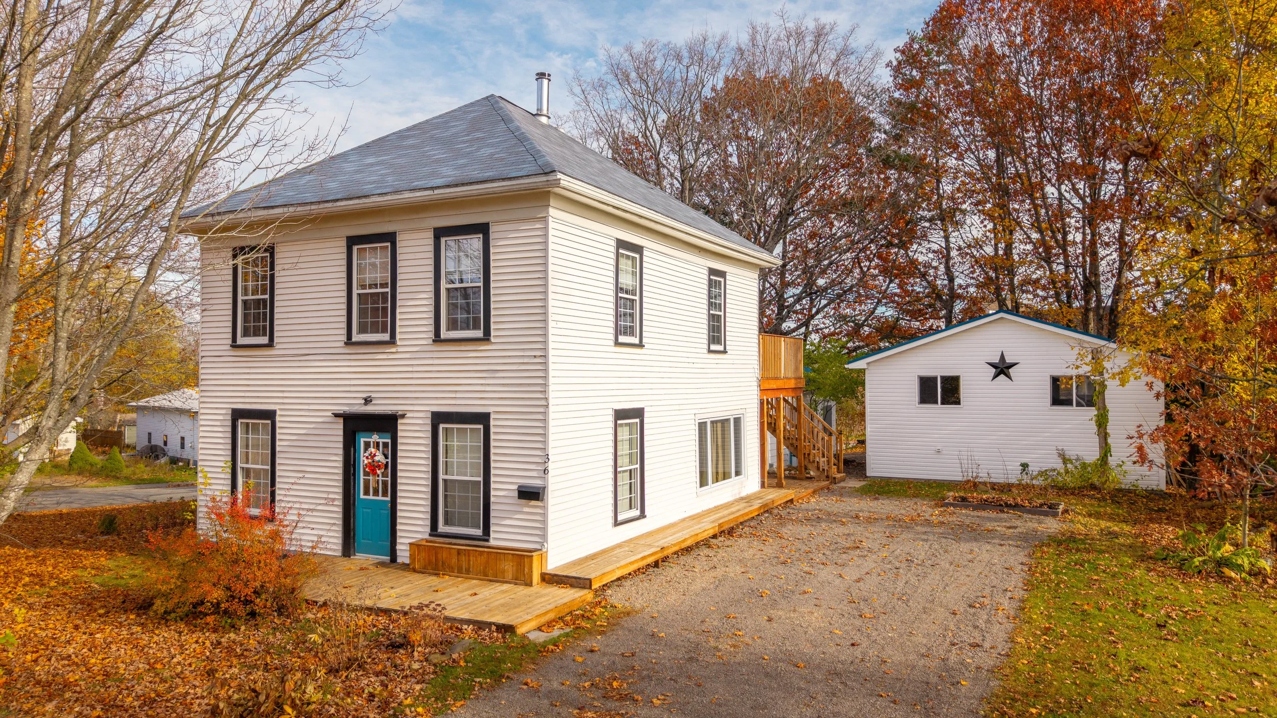 36 QUEENSWAY ST, ST STEPHEN, NB