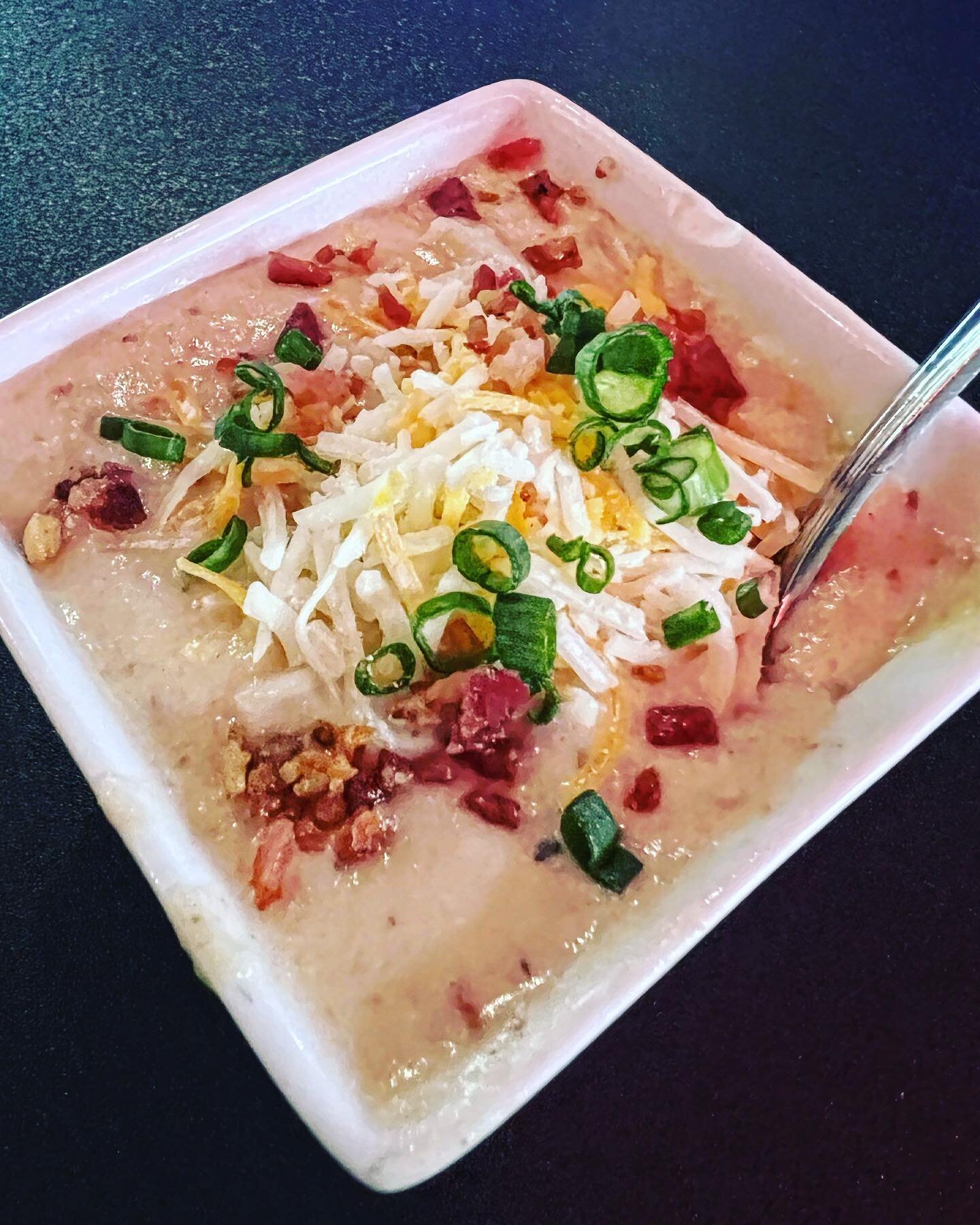 Loaded POTATO SOUP going LIVE TODAY!! @the_danielle_britt recipe and it&rsquo;s loved by everyone!!!! 

#theloungegvl #greenville360 #drinks #drinklocal #bar #club #music #greenvillesc #southcarolina #cocktails #greenvilledowntown #womenentrepreneurs