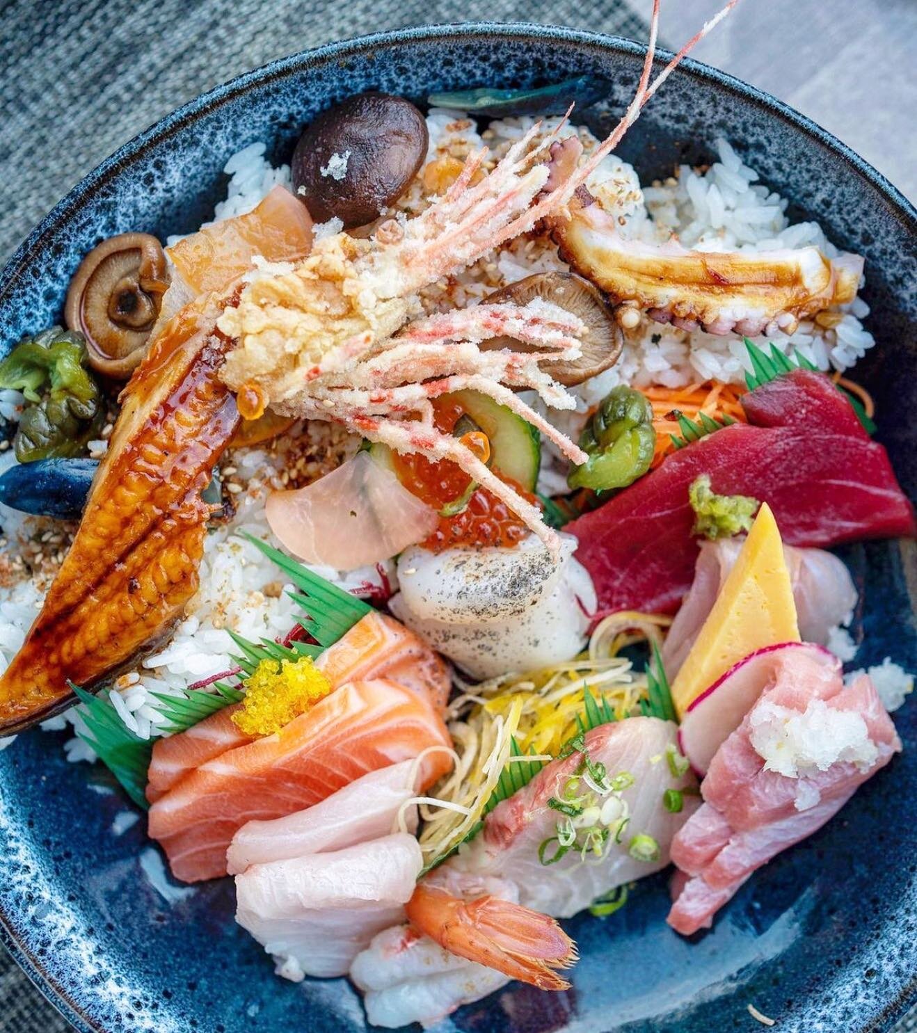 In frame: Hachi&rsquo;s Chirashi Bowl, beautifully captured by @eatdrinkdc. 

Enjoy today's best sashimi pieces over a bed of perfectly cooked sushi rice via dine-in, pickup and delivery from 11:30-9:30PM daily.