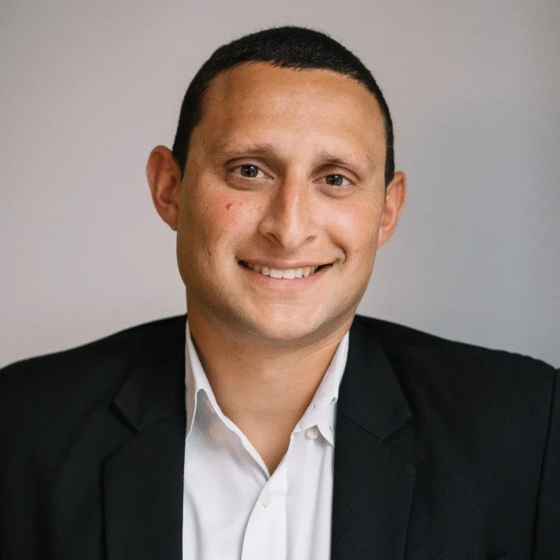    Etienne Lussiez     

    Etienne Lussiez  is a senior equity derivatives trader with over twelve years of experience at leading
financial institutions including Barclays, Citi, and Citadel Securities. He holds a dual B.S.E. in Mechanical Engineer