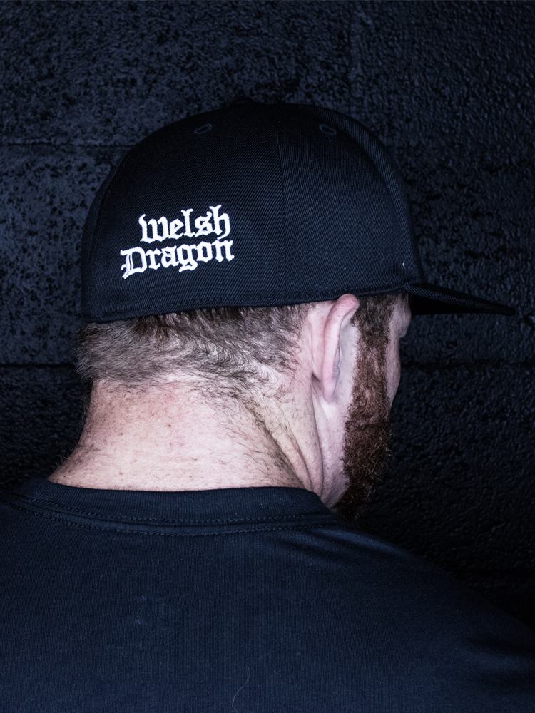 BLACK FITTED HAT – CURVED BRIM WITH RED 