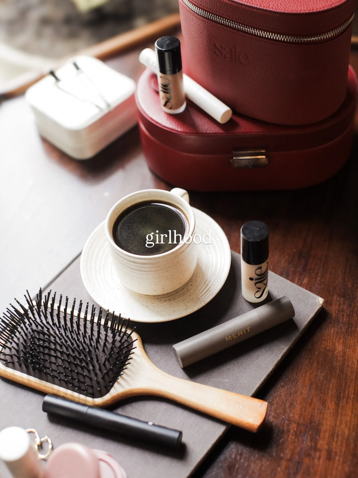 girlhood with a side of red and pink, please 💋🎀