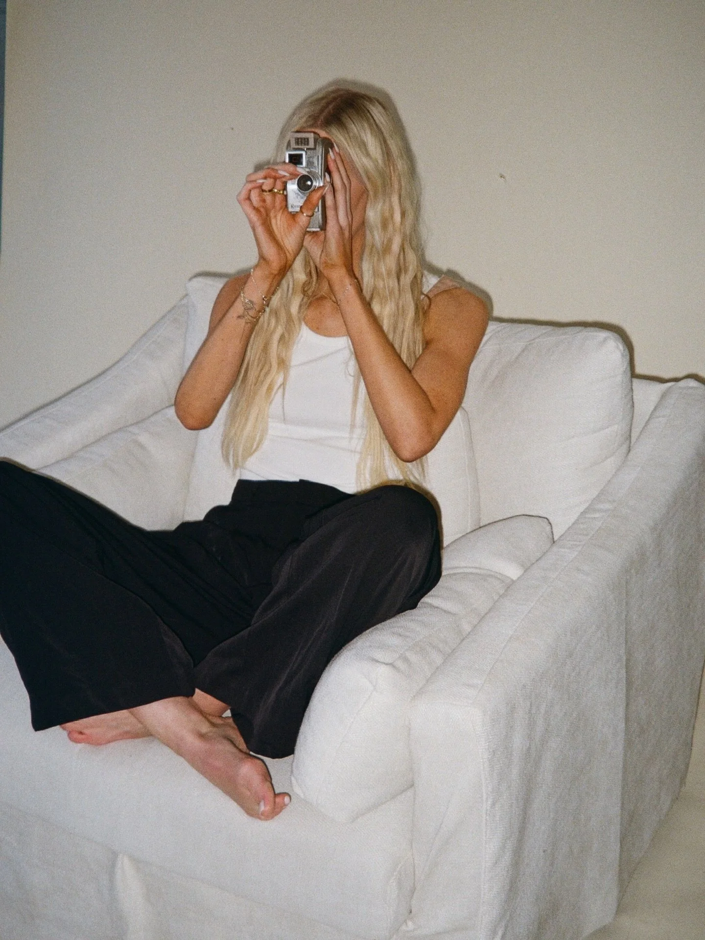 girly inspo and signs of spring 🌼

Film by @adriennerobinette 
#maeavondale #todayisbeautiful