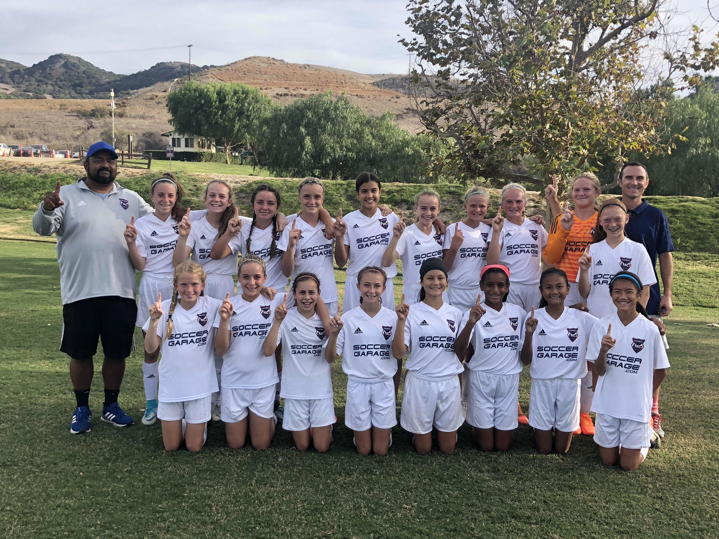 G2006 Navy - Coach Montoya