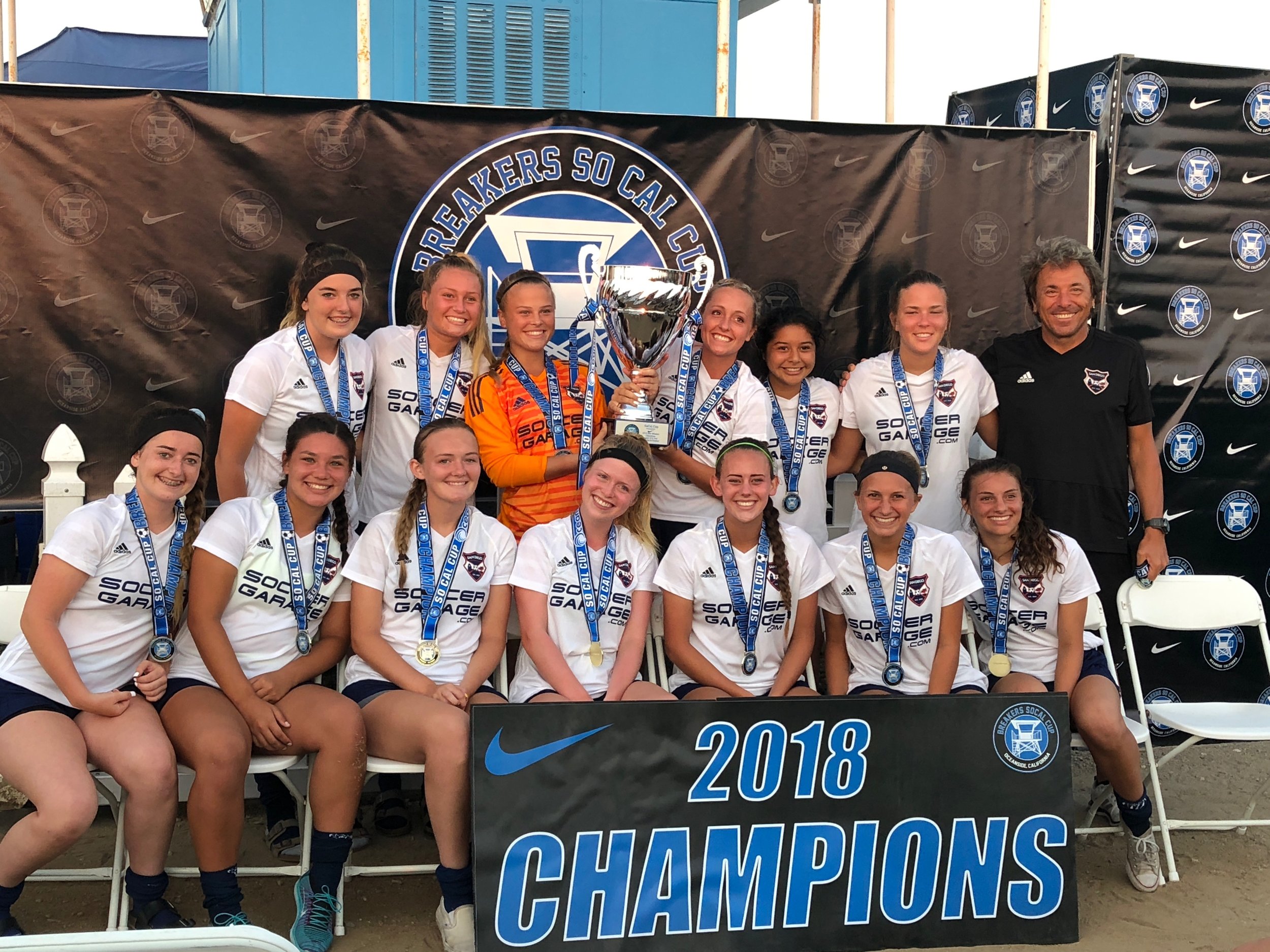 G2001 Orange - Coach Guariniello