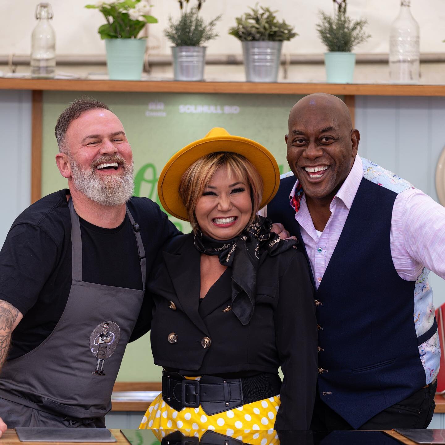 📸 Capturing culinary magic at Solihull Food Festival! 🍽️✨ Spotted the incredible Ainsley Harriott, Glynn Purnell, and Pookie Tredell cooking up a storm!