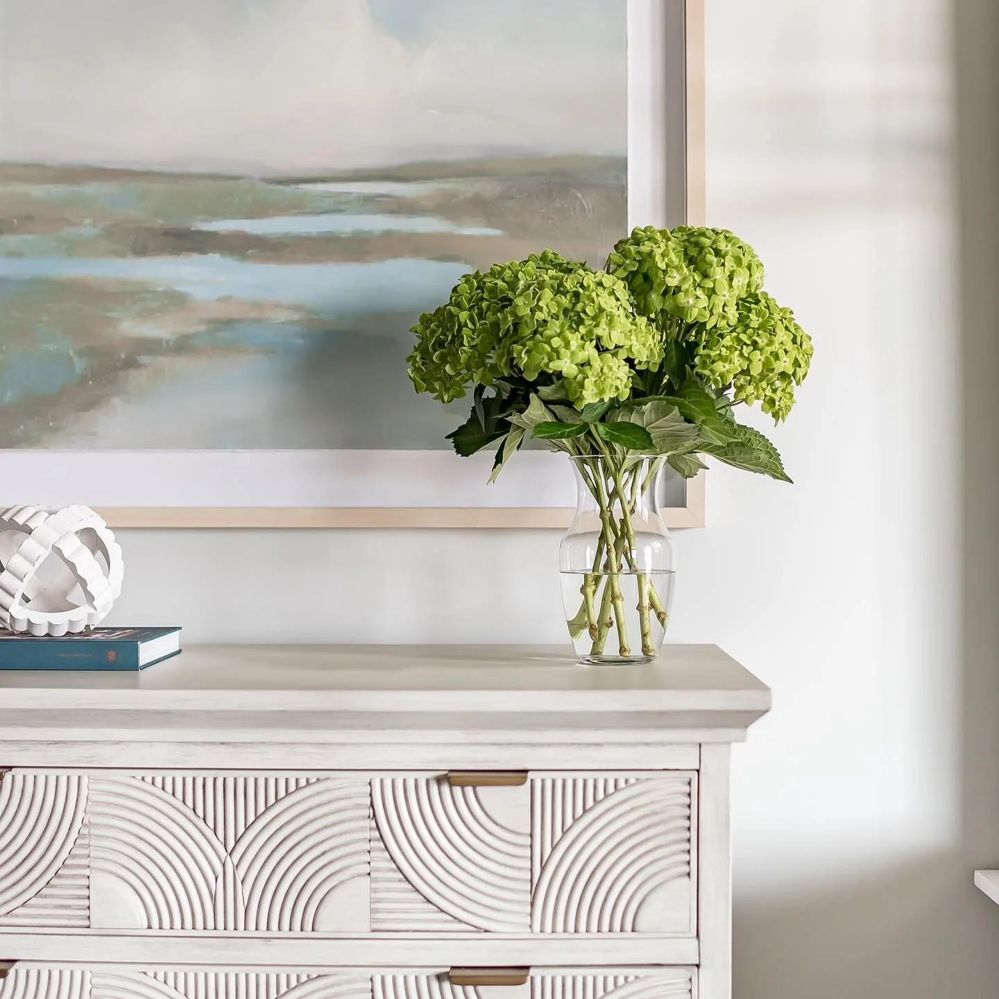 Do you have a serene corner in your home to claim during this pandemic??? Let&rsquo;s make one:) We don&rsquo;t have the luxury of traveling, let&rsquo;s make it feel like we are!

Design:&nbsp;@drakulicinteriordesign
Photography:&nbsp;@jenny.melicki