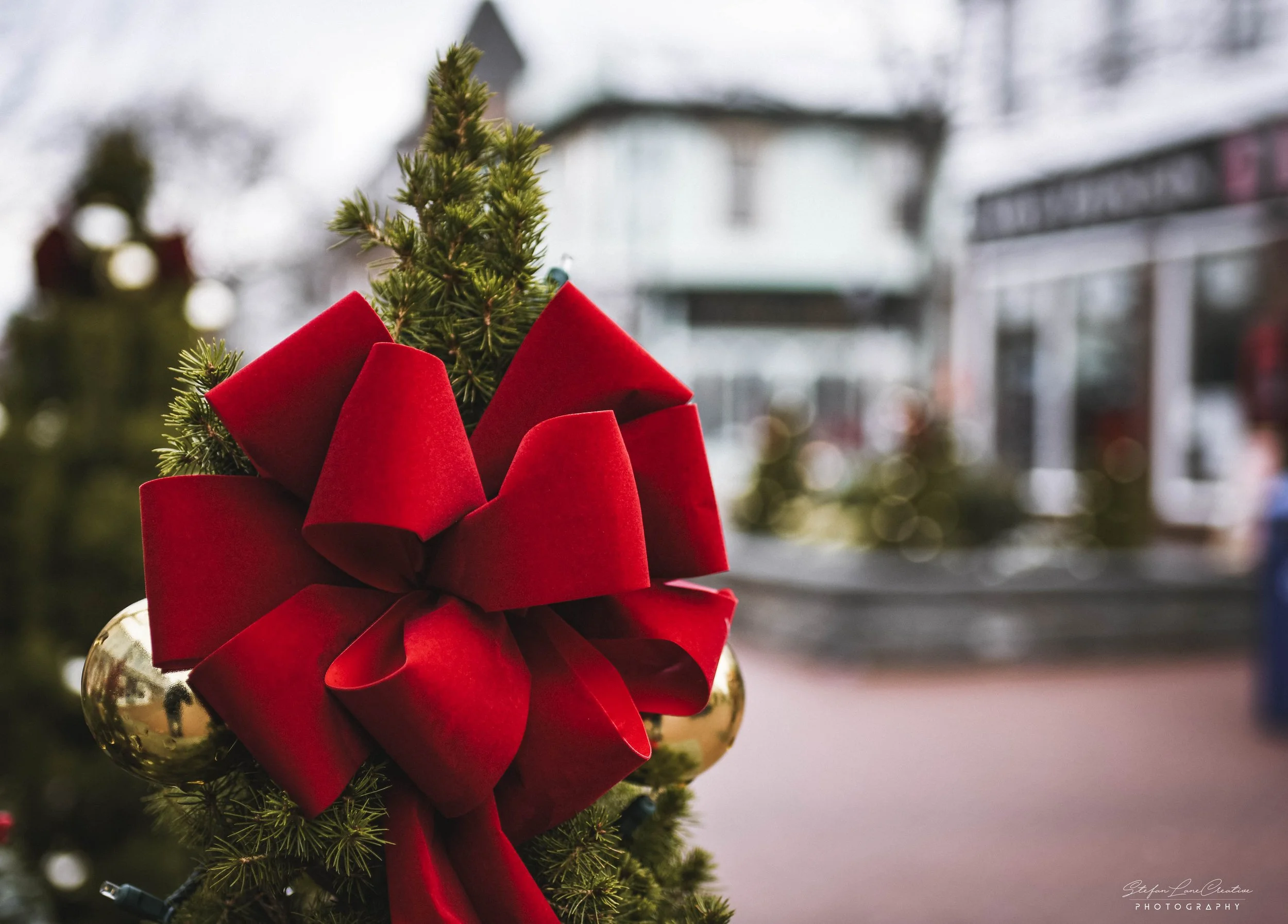 Romantic Holiday Date Ideas for Engaged Couples