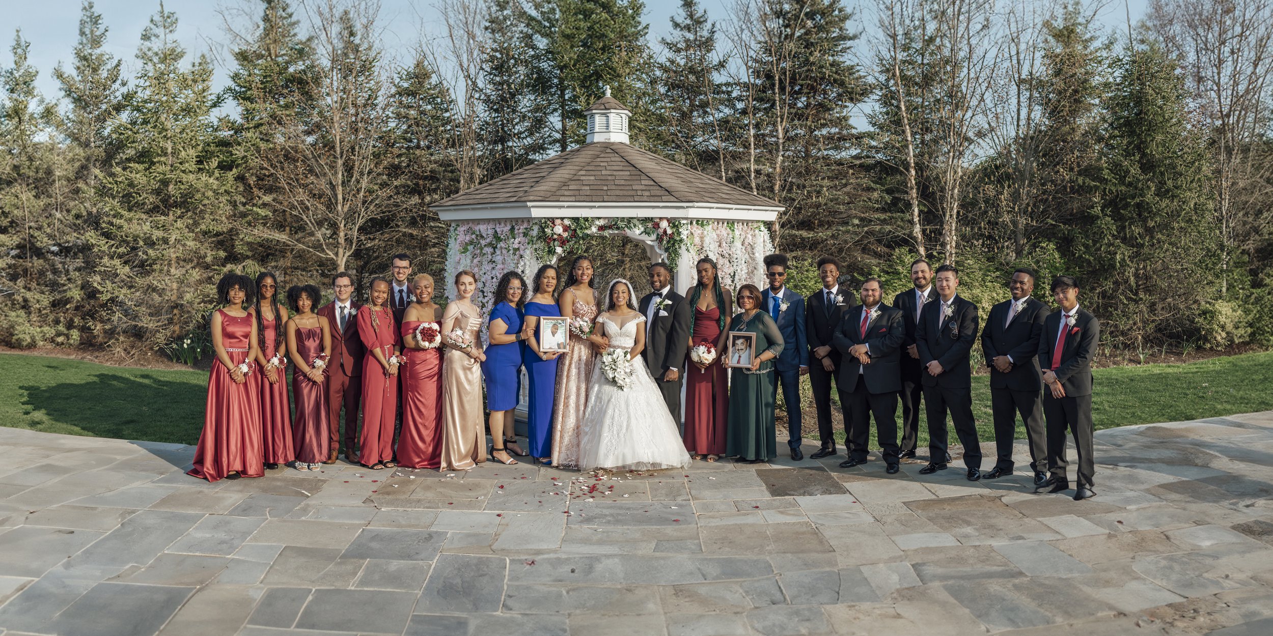 The Importance of Family Photos on Your Wedding Day