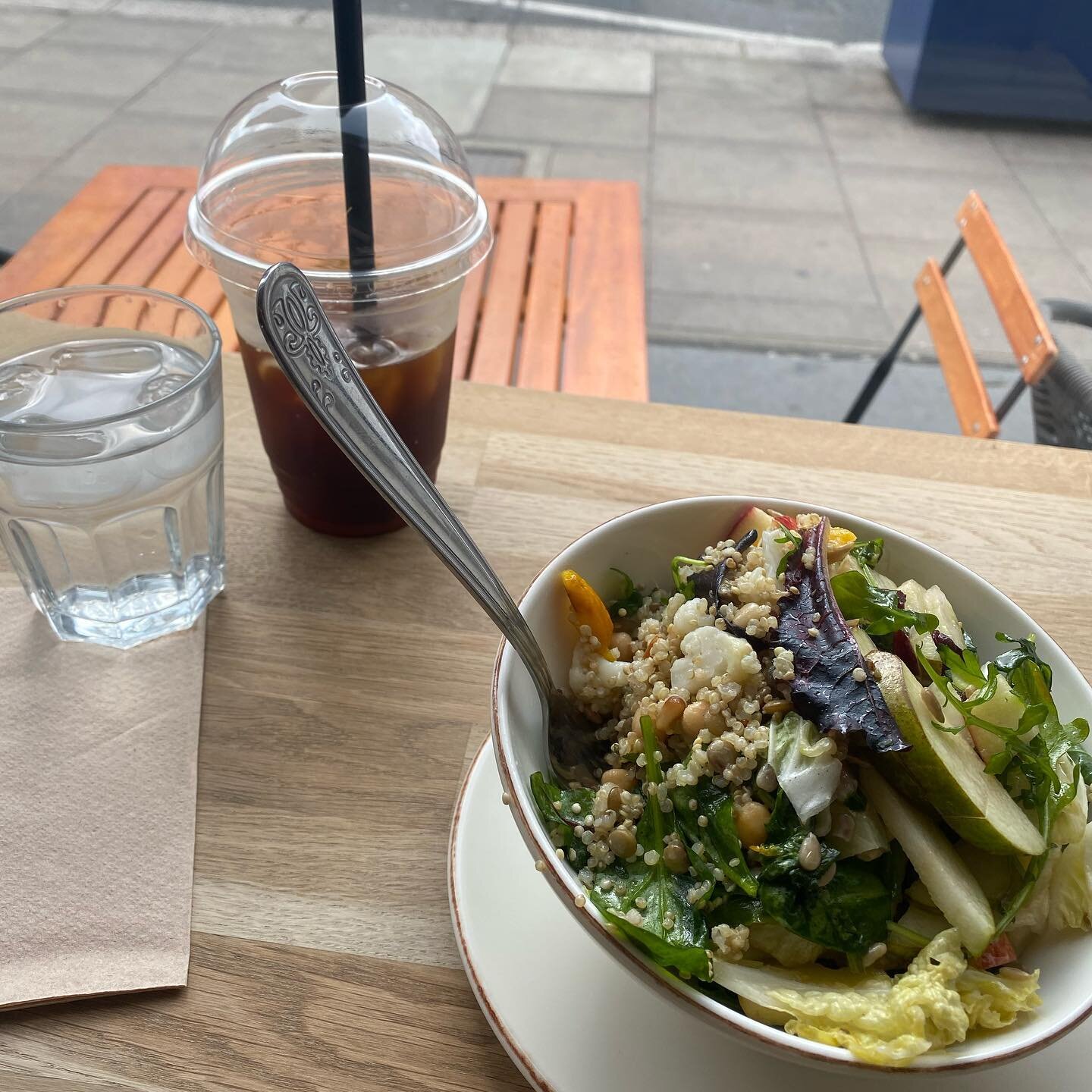 Today&rsquo;s day off was very much needed and felt SO thankful for a gorgeous coffee and salad treat from @neighbourhoodorganic 🥰

#thisismylondon #londonlife #classicalmusic #classicalmusicians #classicalmusician #clarinet #clarinette #clarinete #