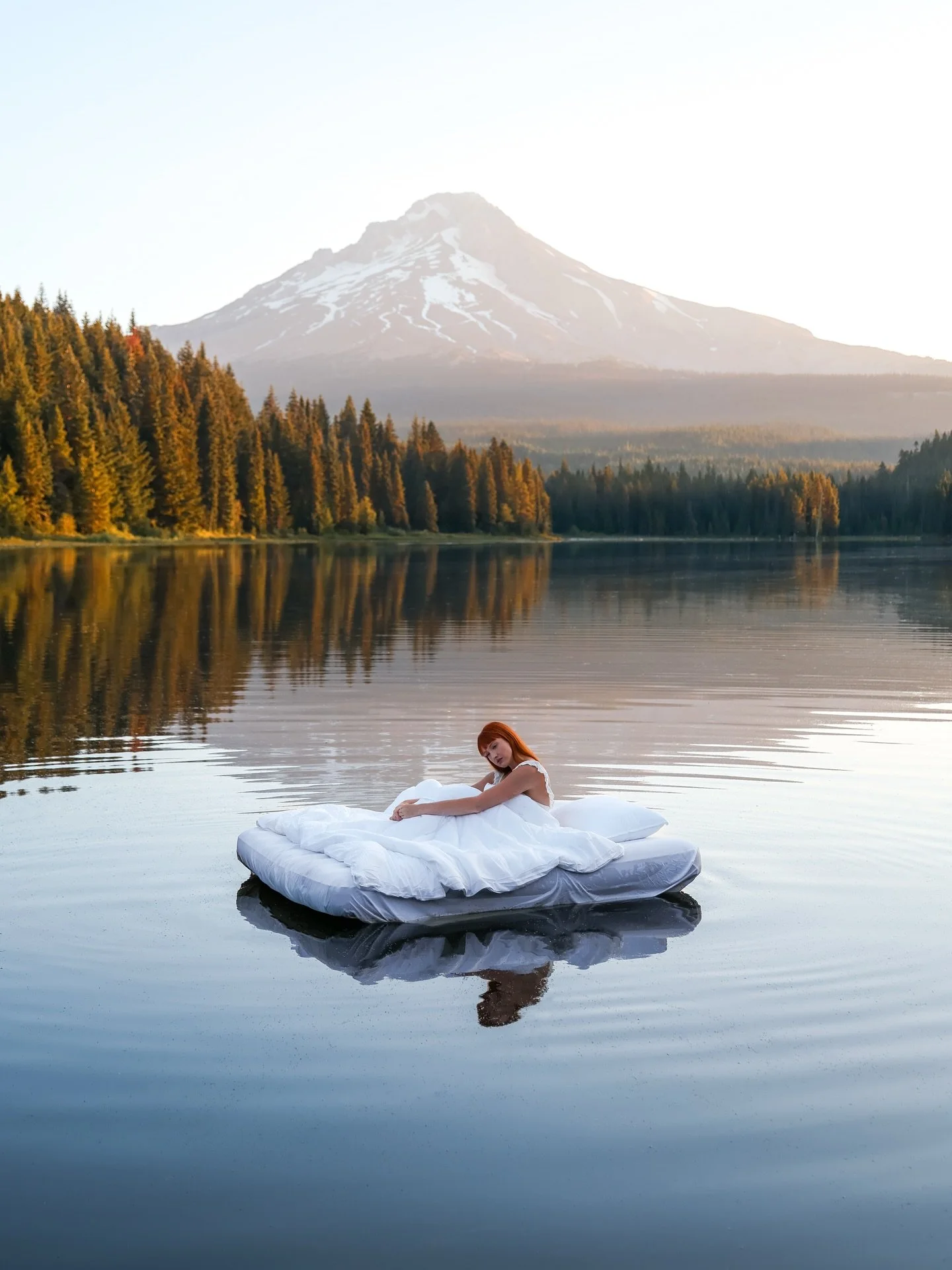 Floating through a dream.

Sent it down to Oregon to try out a conceptual photoshoot I&rsquo;ve been wanting to do for ages! Paddling an air mattress in a lake wasn&rsquo;t exactly easy though ha 😝

The full BTS vlog of this photoshoot is now live o