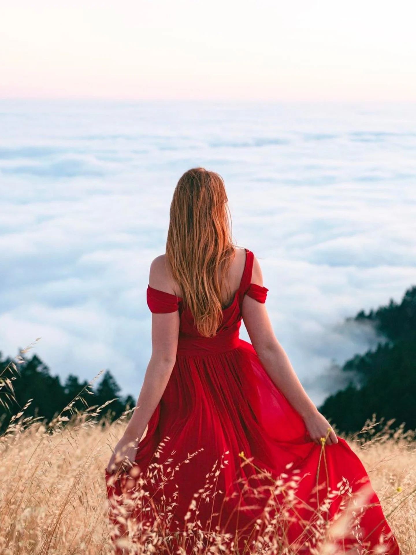 The year is 2016.

I was living in San Francisco, working my first PR job right out of college, but spending every spare moment taking photos. I was doing portrait shoots for free and forcing my roommates to model for me 📸

Was big on the IG trends 