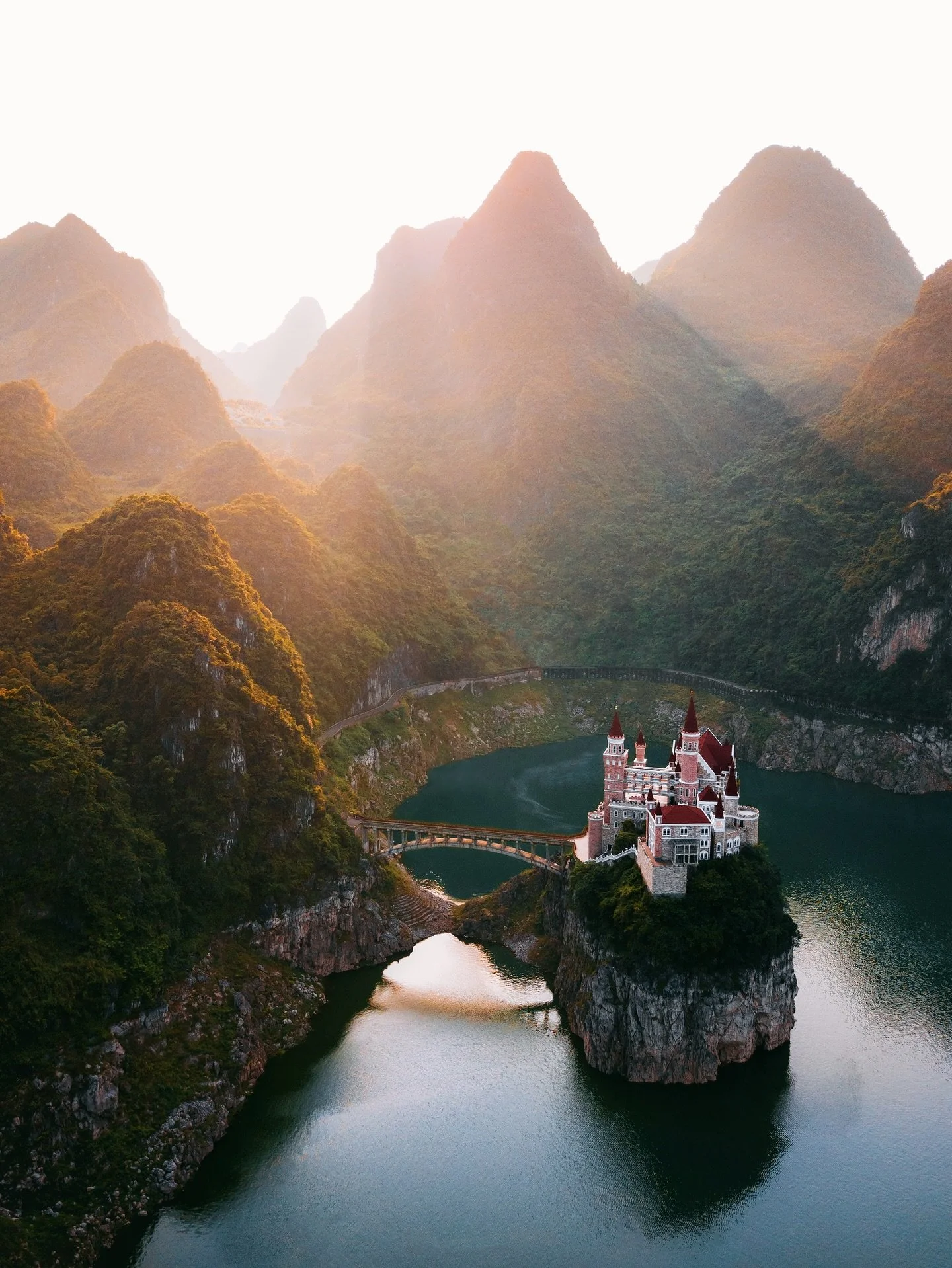 Landscapes of China 🇨🇳✨

With the Chinese New Year tomorrow (year of the fire horse LFG 🐴🔥) I wanted to share a set of my favorite images from spending a month traveling deep into rural China.

My goal on that trip was to uncover the landscapes t