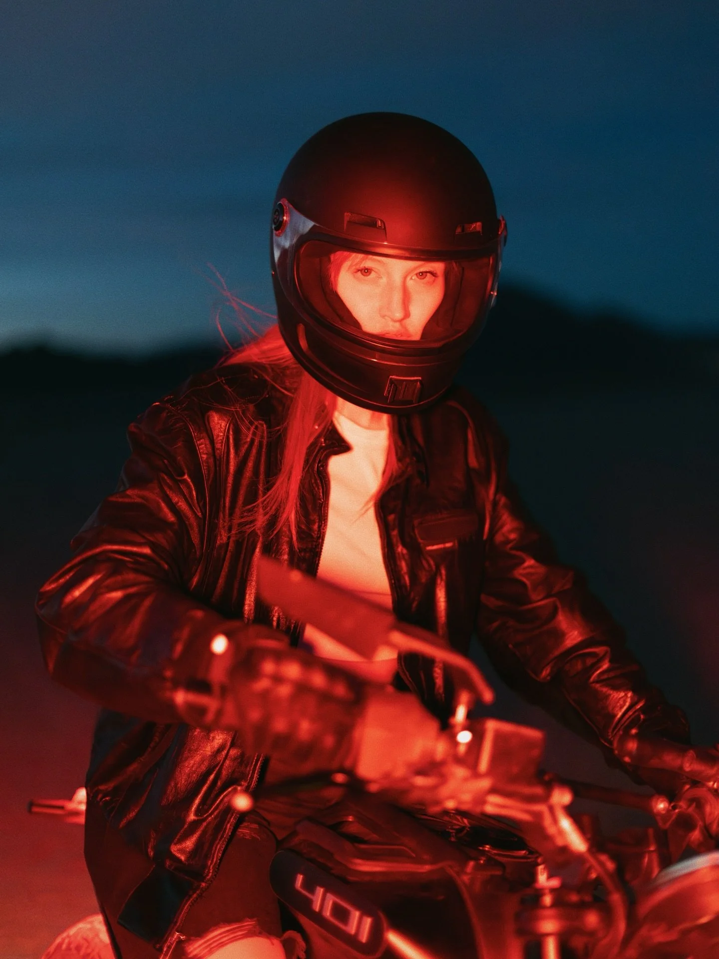 Night rider 🏍️🖤

When I flew to Vegas to go rock climbing, I had no idea I would end up doing a motorbike photoshoot in the desert! Having done this for so long, I feel like all of my shoots are planned out way ahead of time&hellip;it was nice to r
