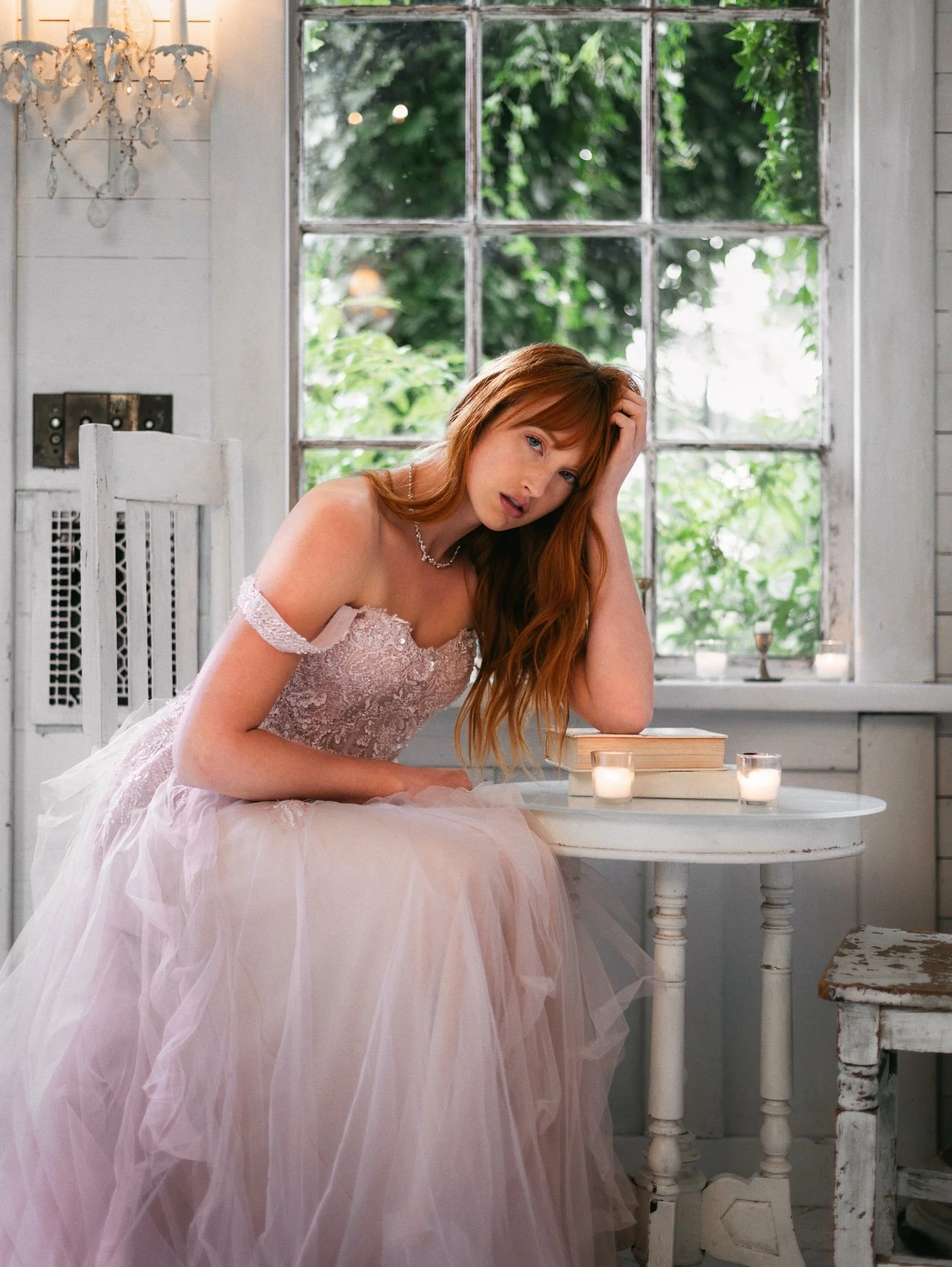 Fairytale fantasy 🎀✨

I discovered this local studio rental years ago and had always wanted to do a photoshoot here, and I was finally able to make it happen!

Definitely a bit different of a photo style for me, but it was so fun to run around in th