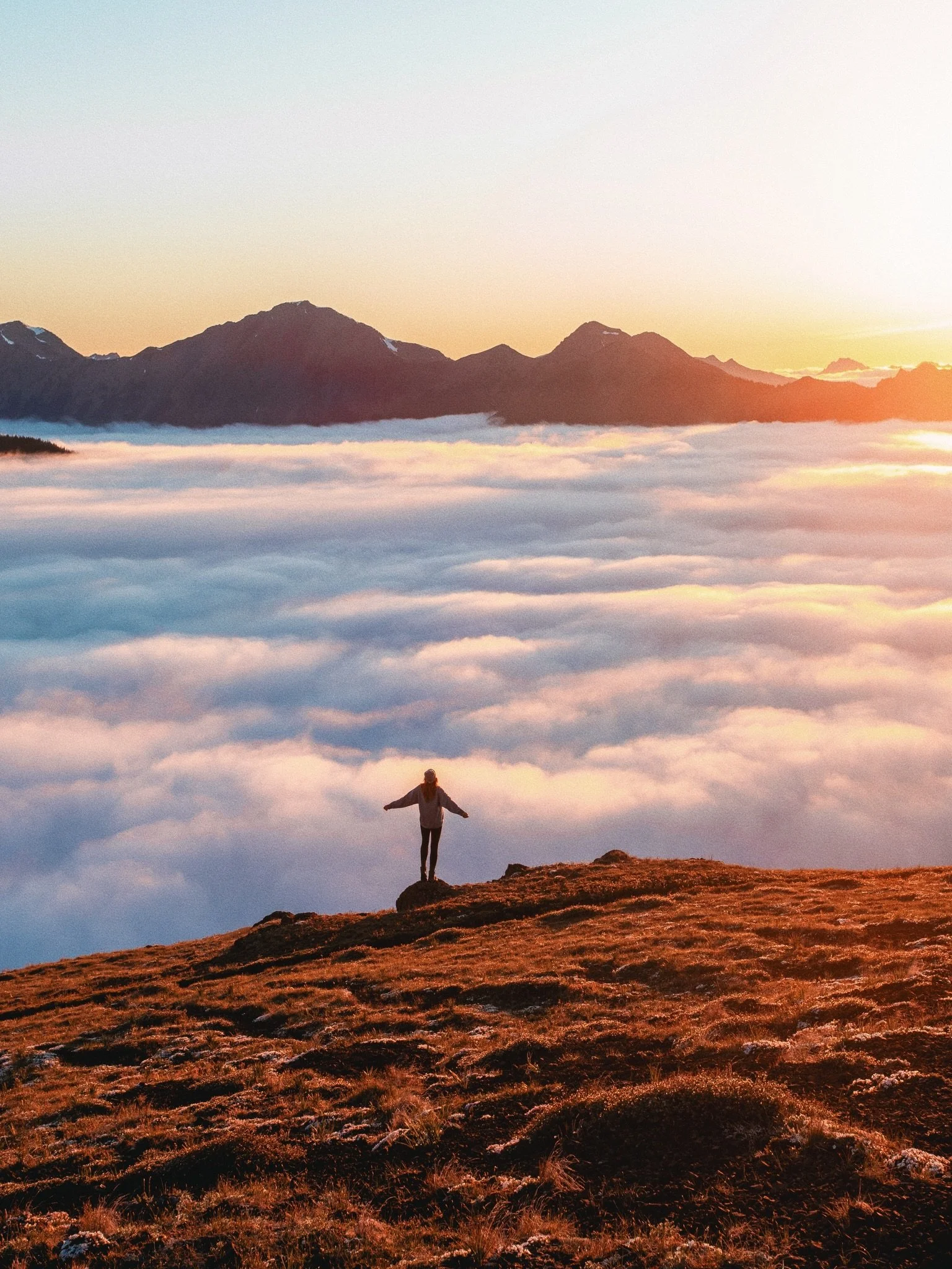 Walking on a dream.

It feels like summer here in Washington already, which means nights like this are just around the corner. I can&rsquo;t wait to be sleeping in the backcountry again ⛺️🥾🌲

These photos are from the most insane inversion and suns