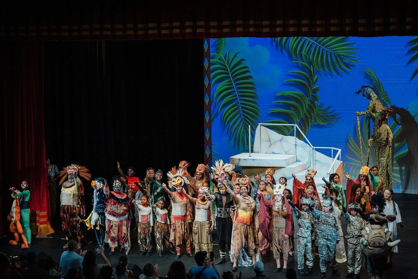 CURTAIN BOWS 👏 👏 👏 
#dontmissabeatjax #lionkingjr #broadwayexperiencejax