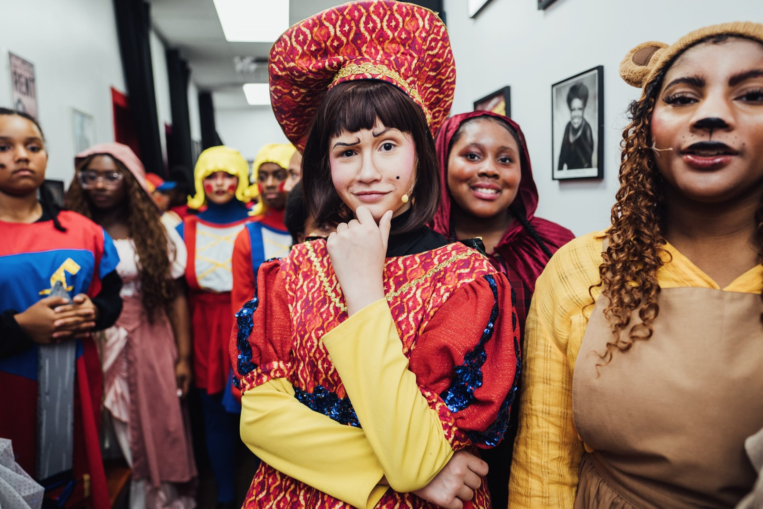 We absolutely adore these candid behind-the-scenes moments as our young performers prepared to take the stage at the Ritz Theatre.

Images by: Seth Langner @karmathartic 

#excellenceonstage #shrekthemusicaljr 
#broadwayinjax #musicaltheatre
