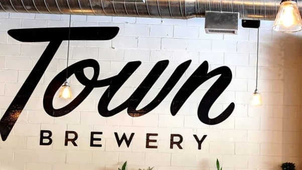 Poses &amp; Pints @ Town Brewery