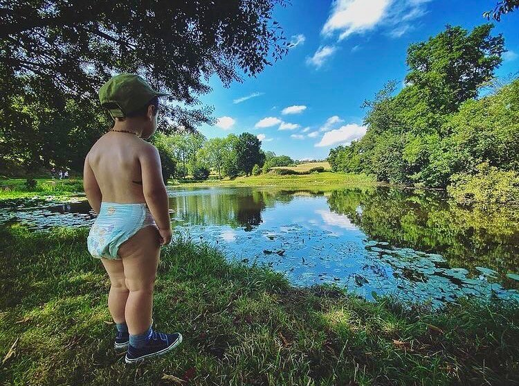 Who is ready for warmer days?🌞

#childreninnature 🌿

(*Disclaimer* Please don&rsquo;t swim in the lakes! 🤣)