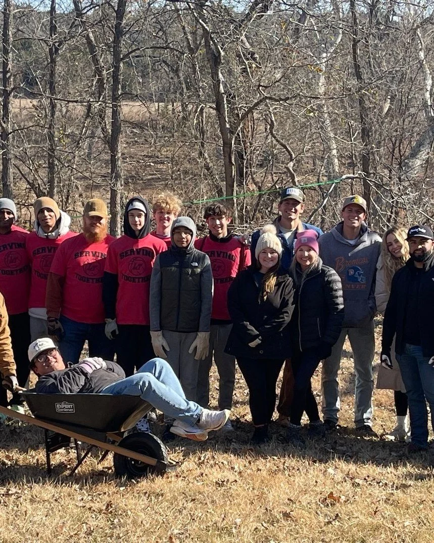 What an amazing Saturday at Vancien&rsquo;s!  It was 26&deg; when we arrived&hellip; and look at this crew! Most were young people who chose to get out of their warm beds and come serve in the freezing cold. My heart was overflowing!! These are the f