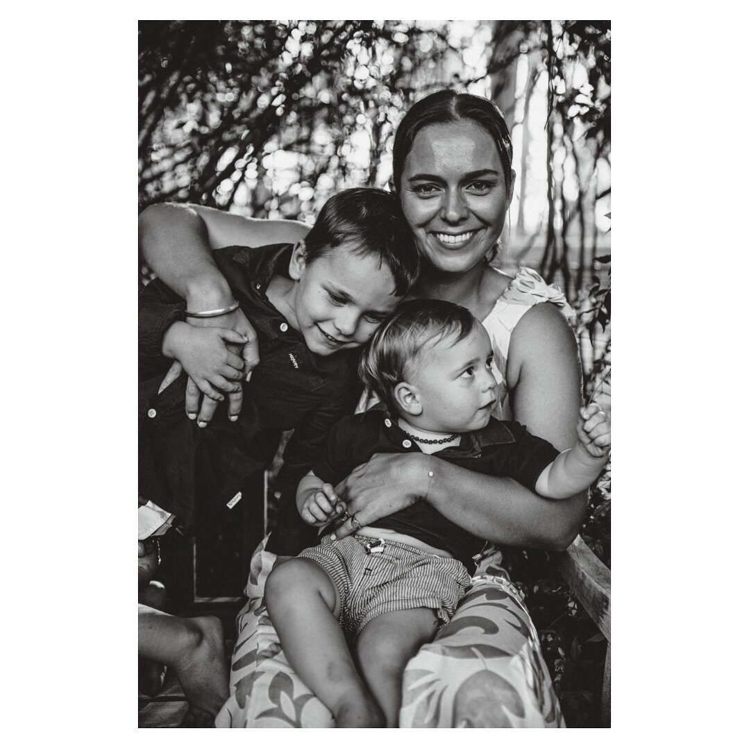 Georgia and her boys 💕

#thefarmersfriend #thefarmersfriendphotography #motherofboys #familyphotography #blackandwhitephotography #candidchildhood #goondiwindi #goondiwindiphotographer #goondiwindifamilyphotographer