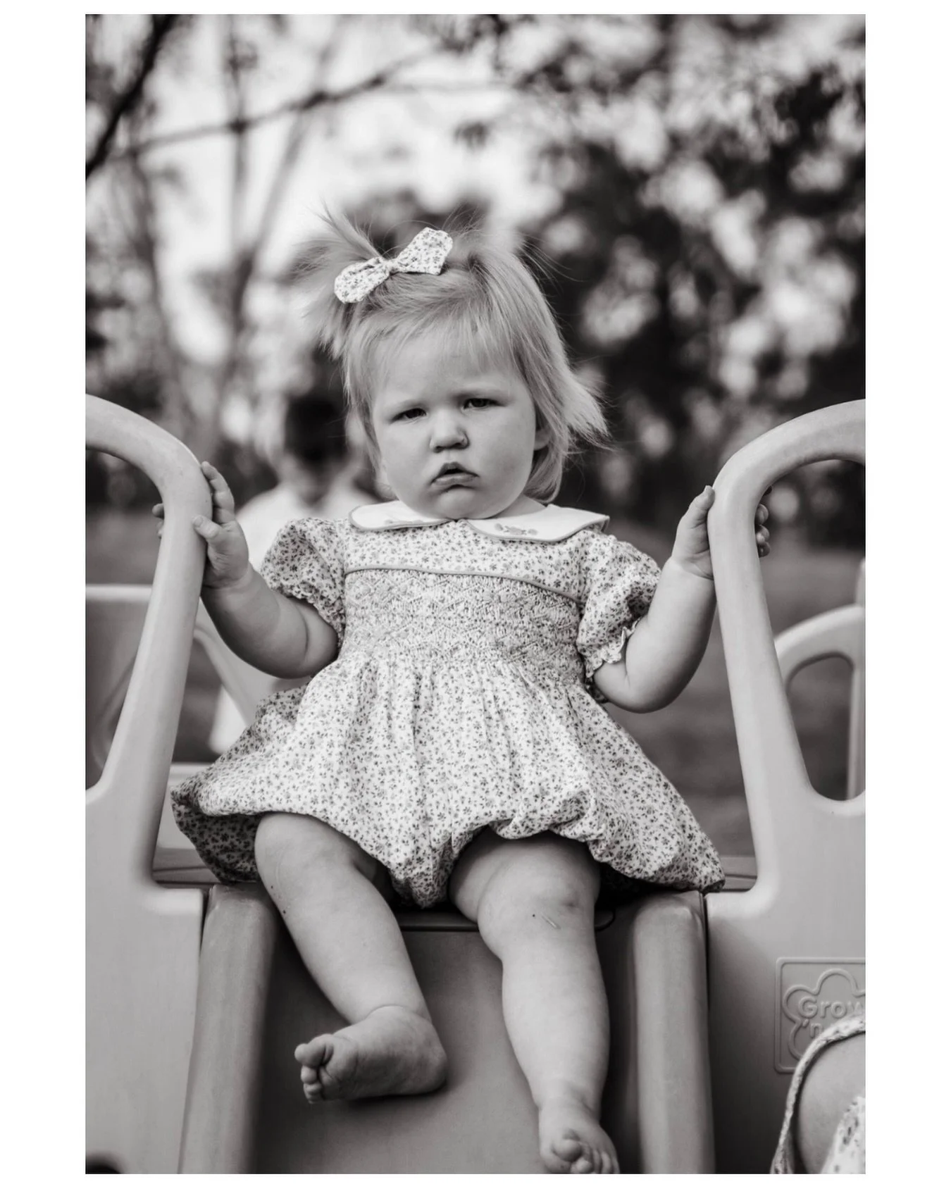 Small human. Big opinion.

Darling Ella was not even remotely impressed by me 😂 

#thefarmersfriendphotography #thefarmersfriend #farmlifebestlife #familyphotography #goondiwindiphotographer