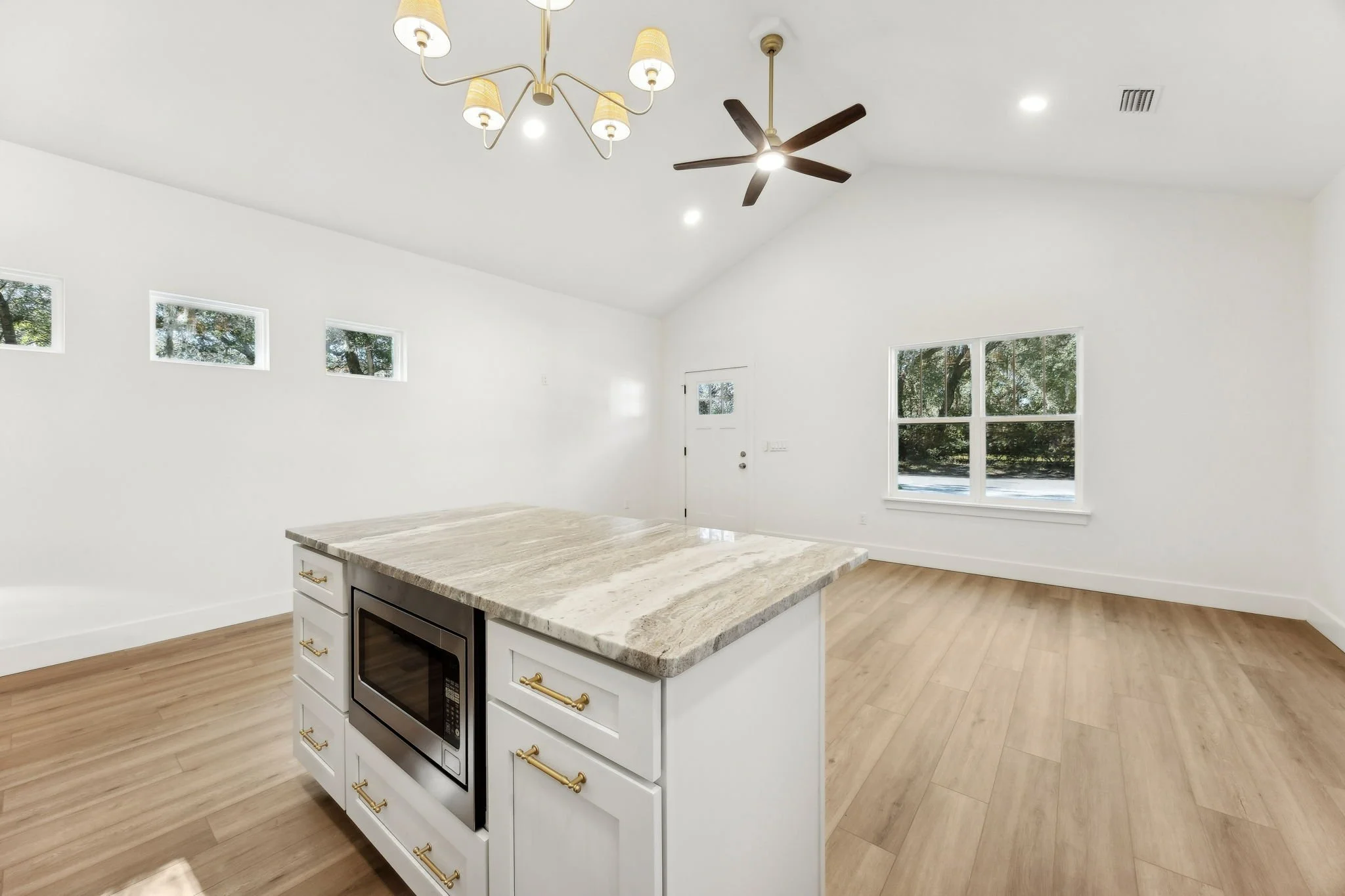 18-web-or-mls-520 Division St (18 of 37).jpg