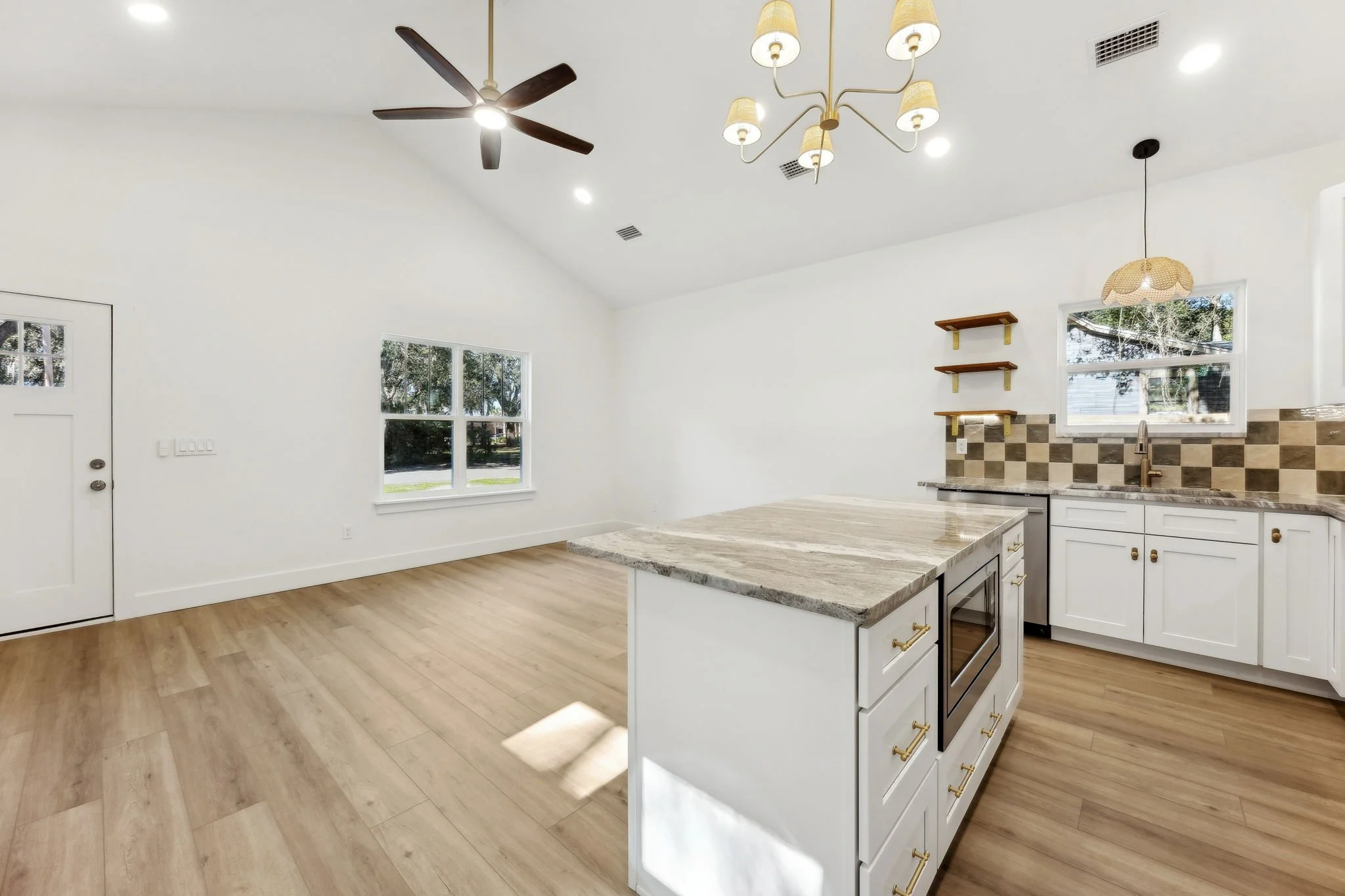 17-web-or-mls-520 Division St (17 of 37).jpg