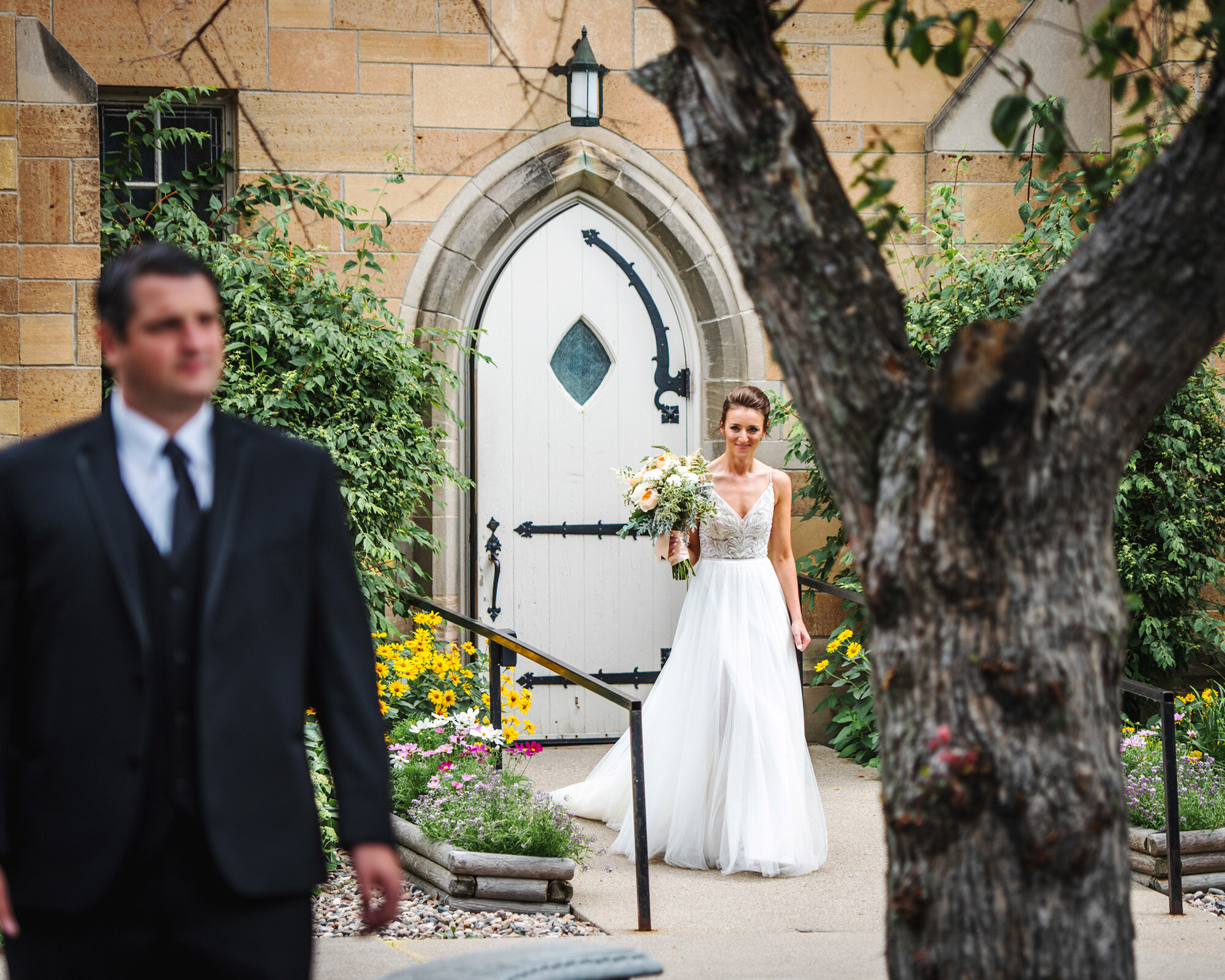 wedding-photography-timeline-denver-colorado-first-look-couples-session (6).jpg