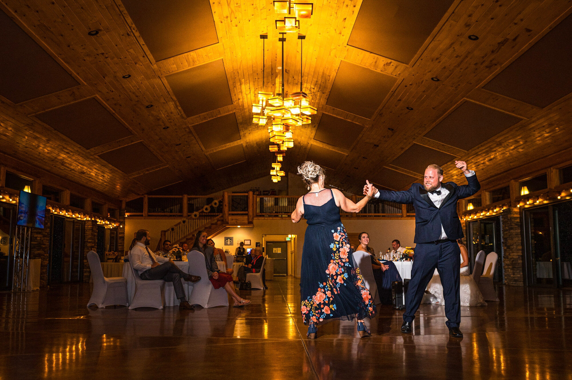 wedding-photography-timeline-denver-colorado-reception-first-dance-toast (22).jpg