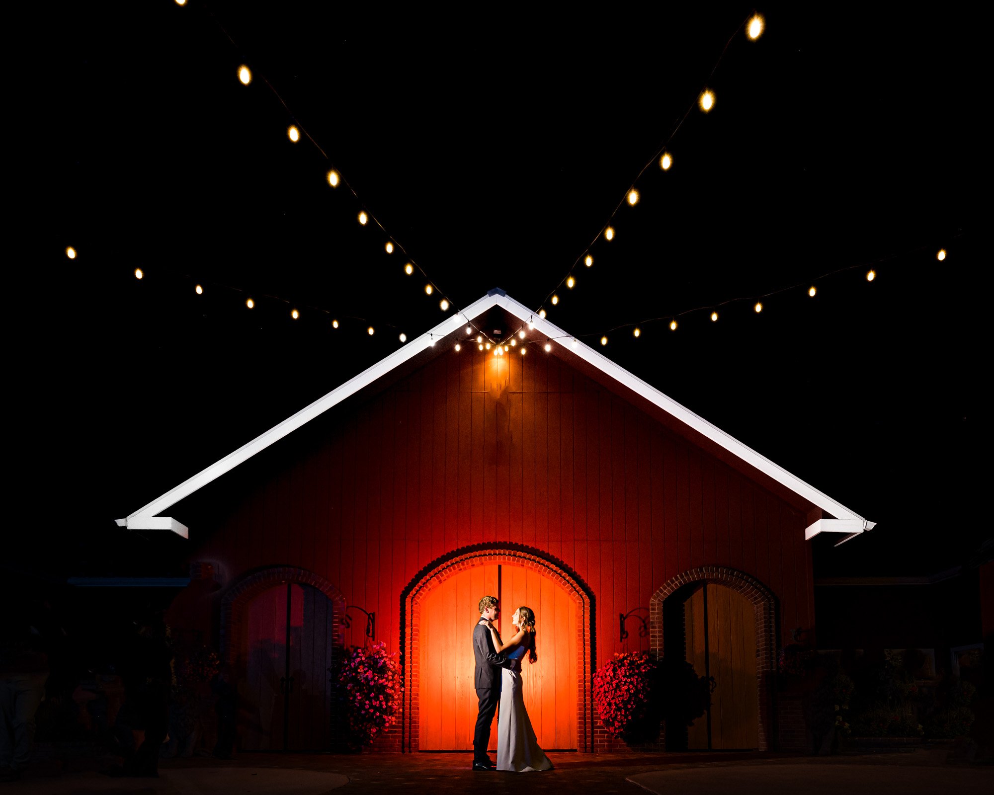the-venue-at-crooked-willow-farms-red-barn-bride-groom-colorado-wedding-photographer-website (438).jpg