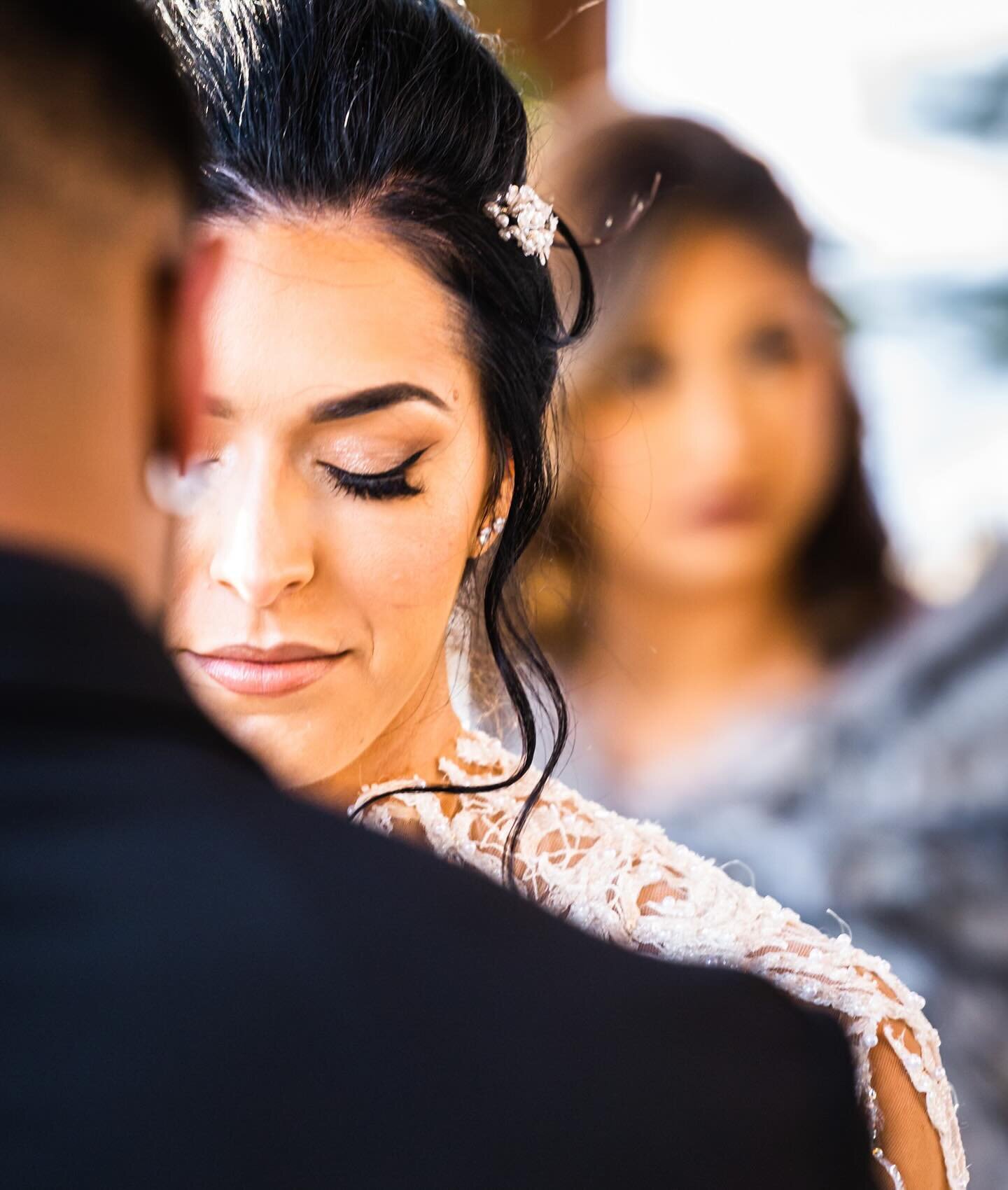 Feel together

Couple: Joie and Michael

Venue: @dellaterramountainchateau

Vendors:
@coloradoweddingproductions 
@duke_weddings
@lightinganddesignbyscott 
@lilacandsagestudio
@thepaintedprimroseco
@thedessertstand
@footerscatering
@shutterbusphoto 
